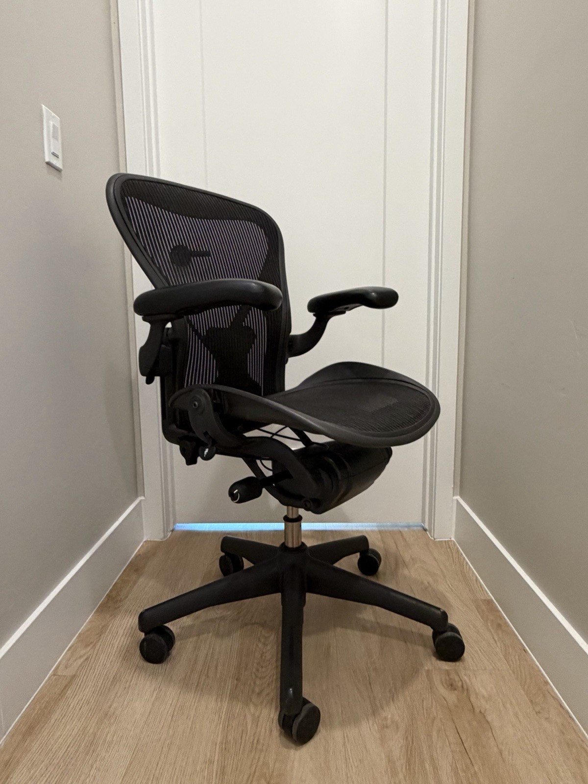 Herman Miller Aeron Classic Desk Chair | Size C | Black | 9.5/10