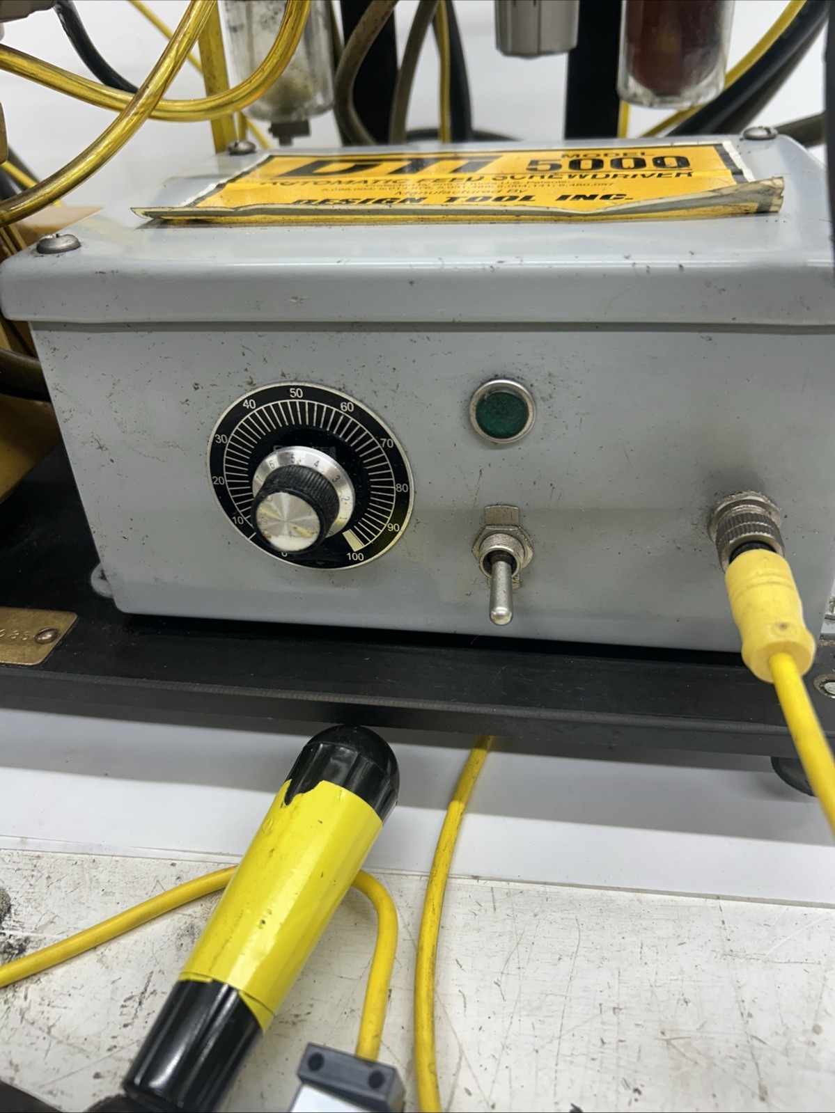 DTI 5000 Automatic Feed Screwdriver. Industrial Automatic Blow Feed Screw Gun.