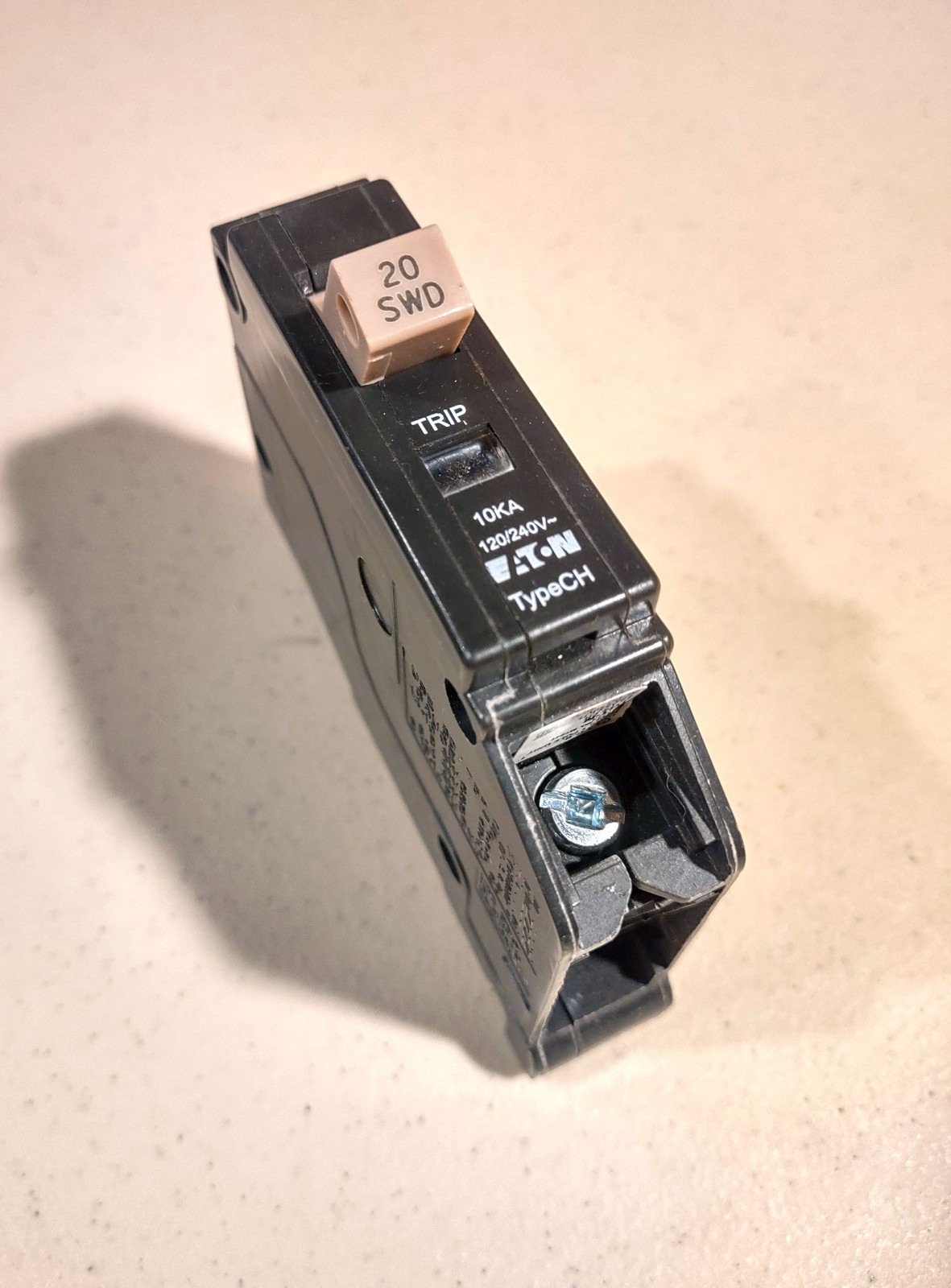 NEW – Set of 2 Eaton CHF120 20A Plug On Trip Indicator 1-Pole Circuit Breaker