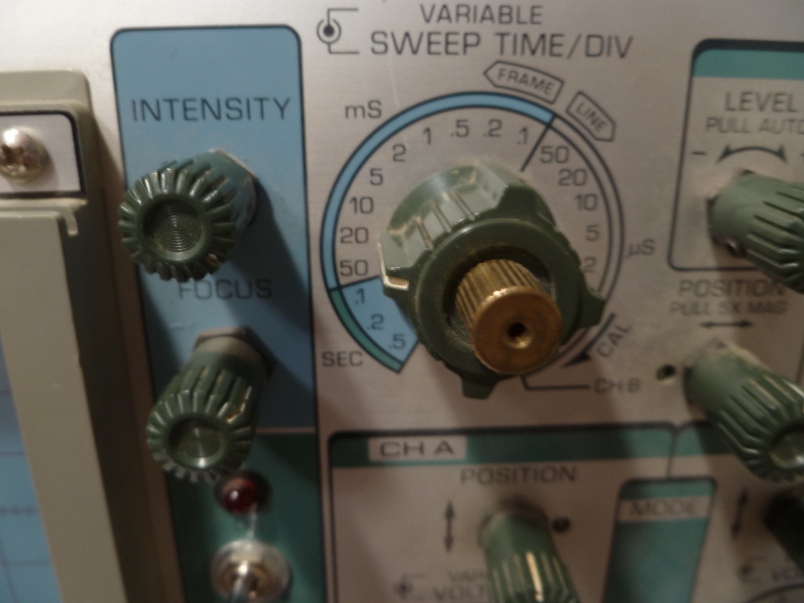 TENMA Model 72-320 Analog Oscilloscope Dual Channel READ!!!