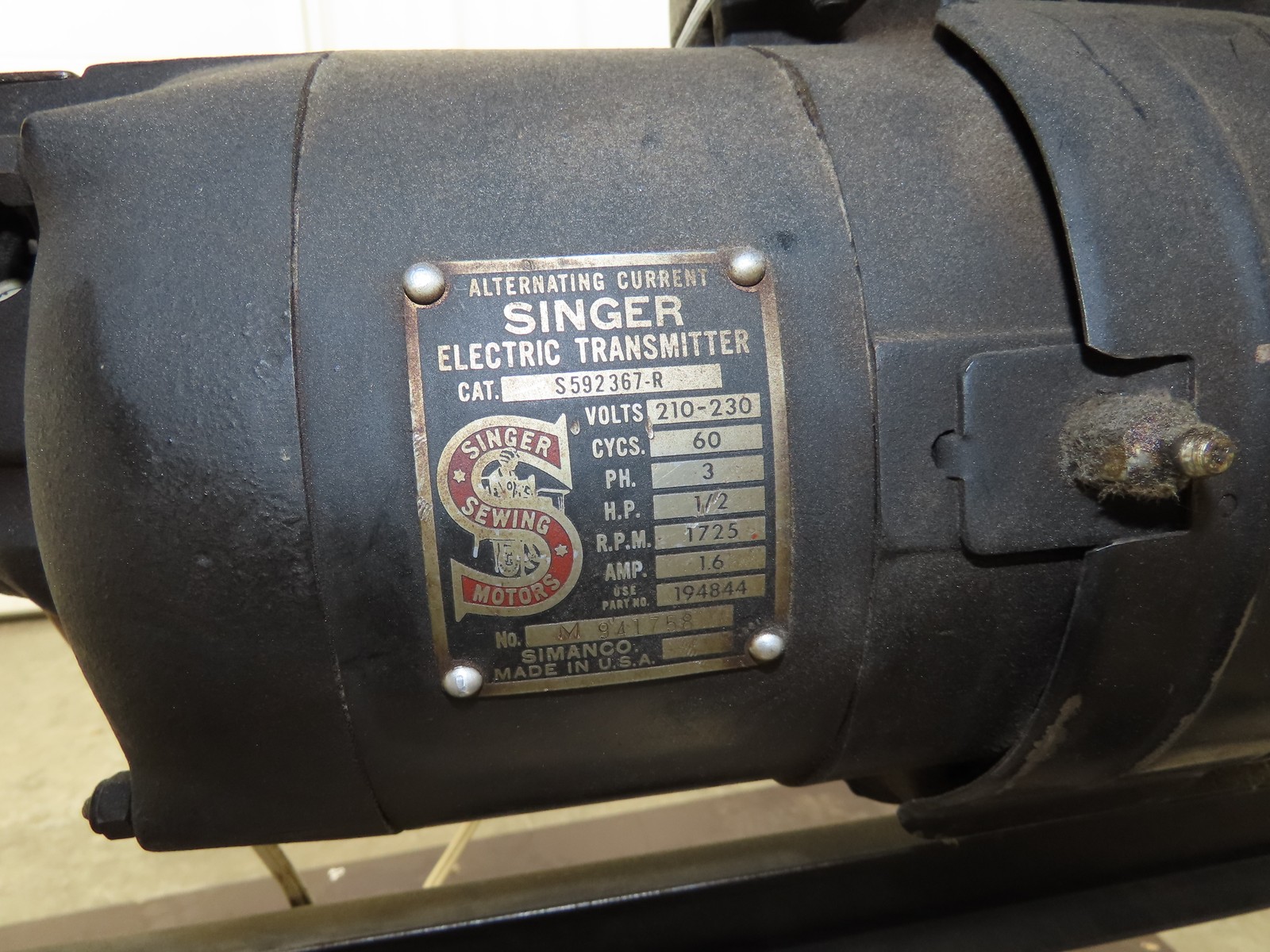 Singer 108W7 Industrial Sewing Walkling Foot Machine W/Vertical Shear 220VAC 3Ph