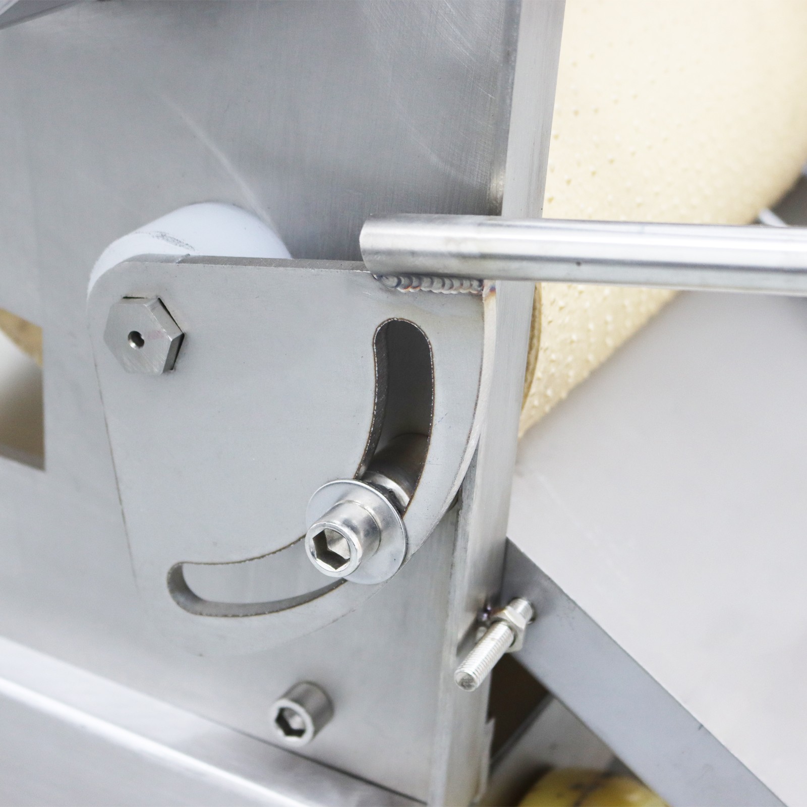 110V Fish Bone Separator Electric Fish Meat Mincer 200KG/H Output 2.95HP/2.2KW
