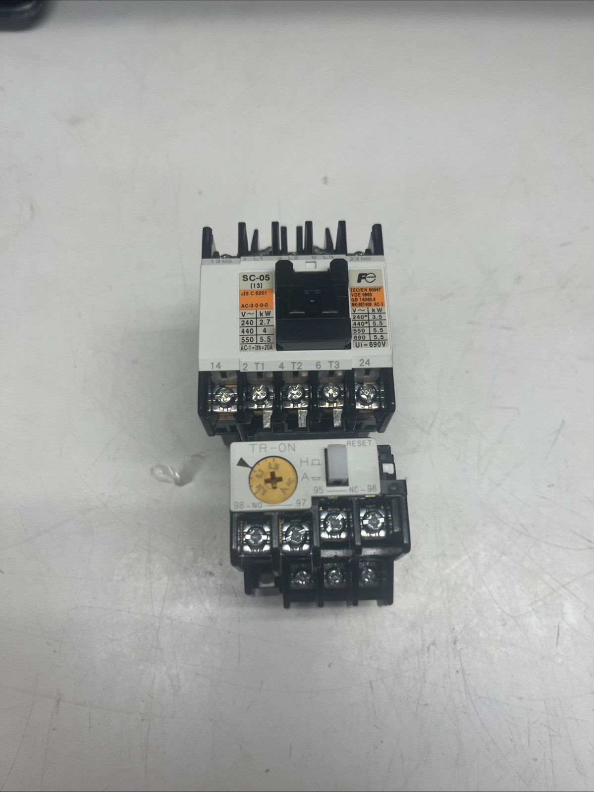 Fuji Electric Contactor 20A SC-05 [13] 3PH 100-110V 50/60Hz SC-05 w/TR-0N/3
