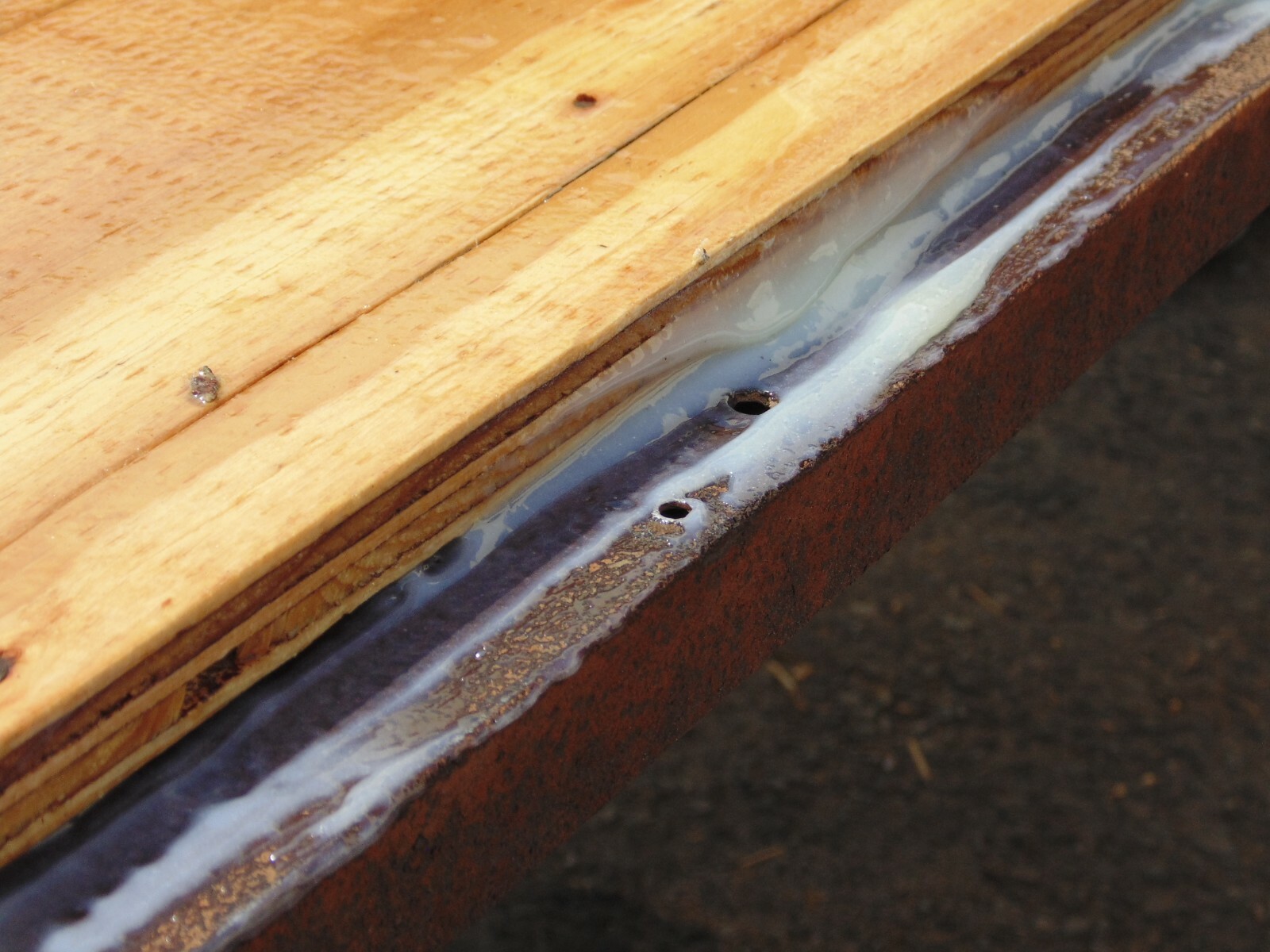 MARINE GRADE EPOXY GLUE NON-FLOWING VERY STRONG 4 CRACK REPAIR, PATCHING BOAT RV