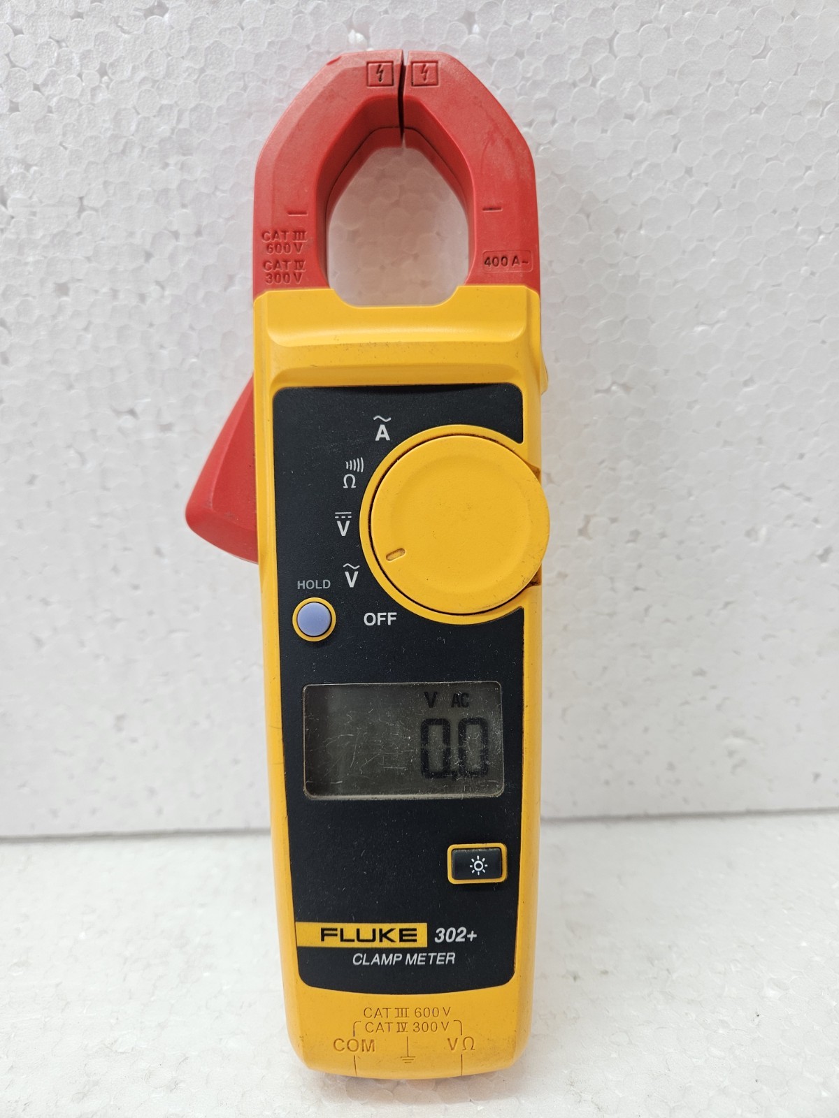 Handheld Fluke 302 + Digital Clamp Meter Multimeter FOR PARTS OR REPAIR