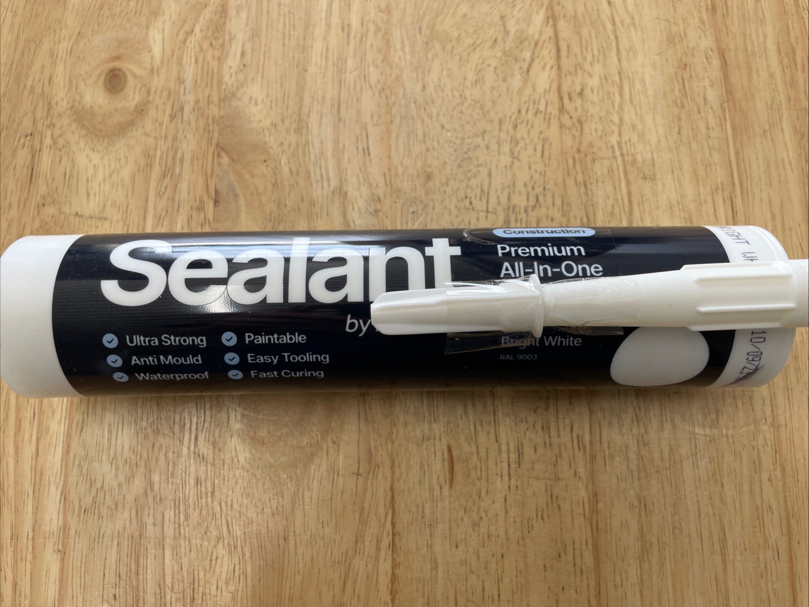 Construction All-in-One Hybrid Polymer Sealant & Adhesive – Bright White 9 Pack