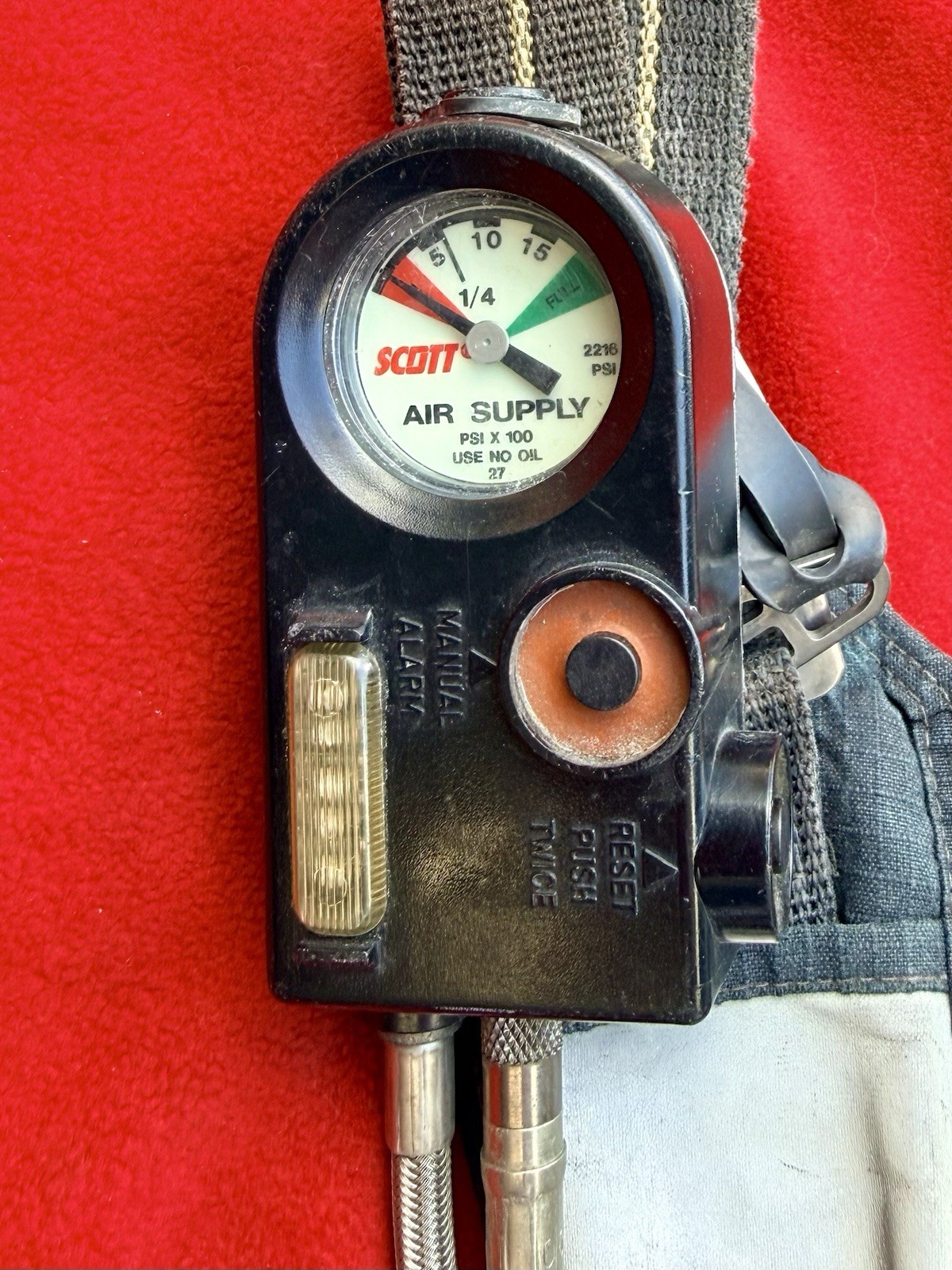 Scott 2.2 SCBA – 2011 Tank & Harness – W/EZ Flo regulator W/ HUD