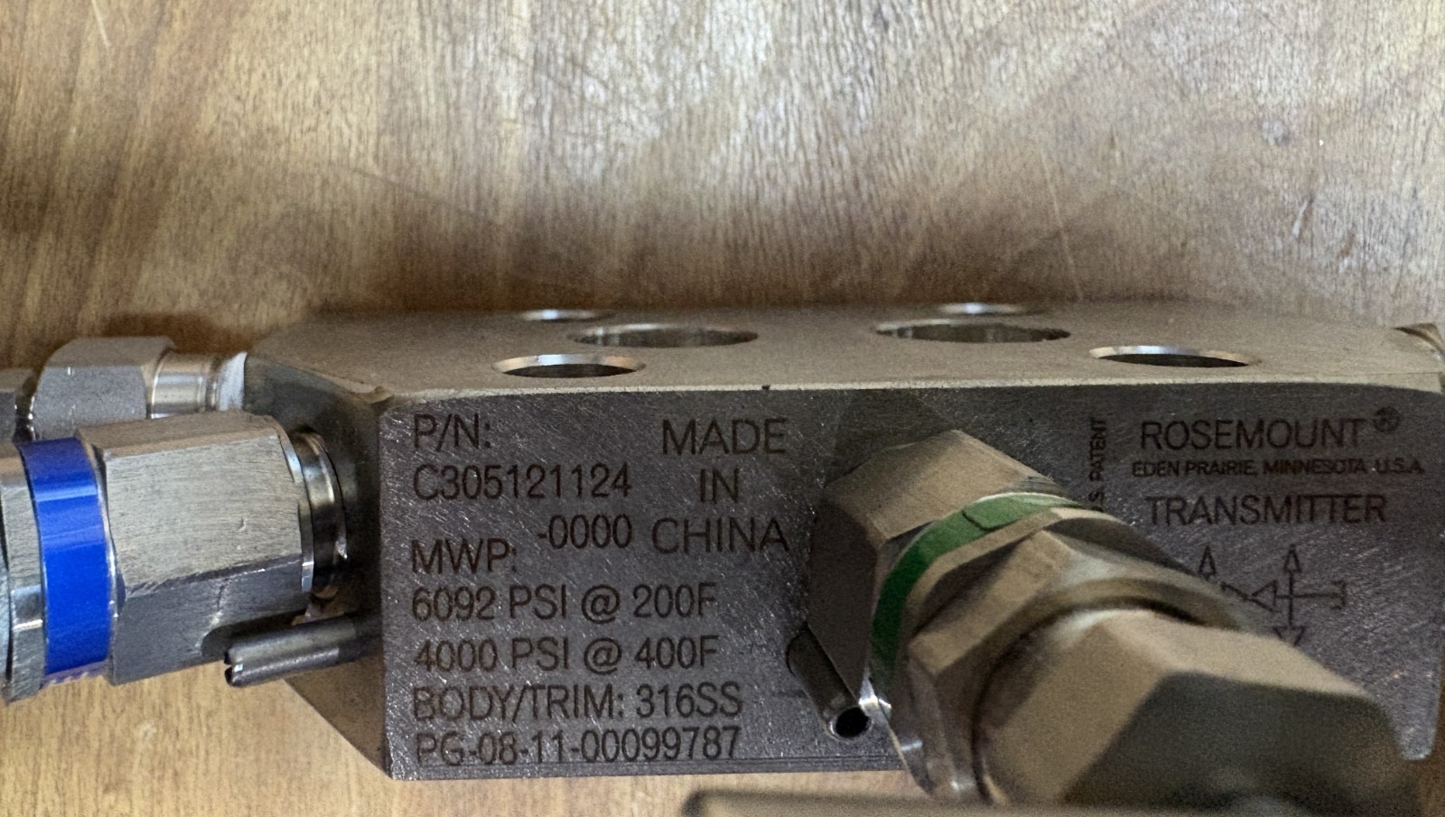 Rosemount TRANSMITTER C305121124-0000 MWP 6092 PSI @200F 4000 PSI @ 400F(D10/1)