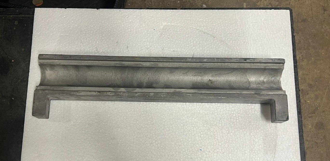 Greenlee 11107 1-1/2″ EMT Follow Bar used excellent condition