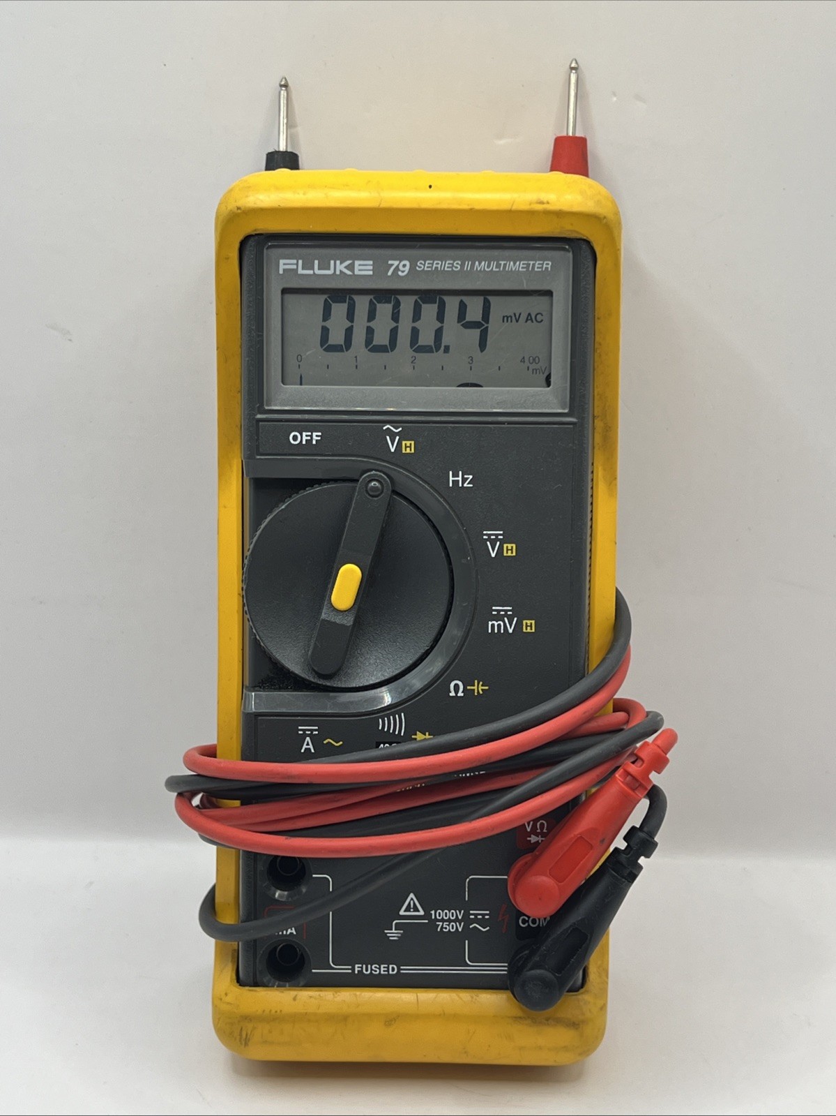 Fluke 79 Series II Digital Multimeter CAT III Auto-Ranging 1000V 10A 40MΩ