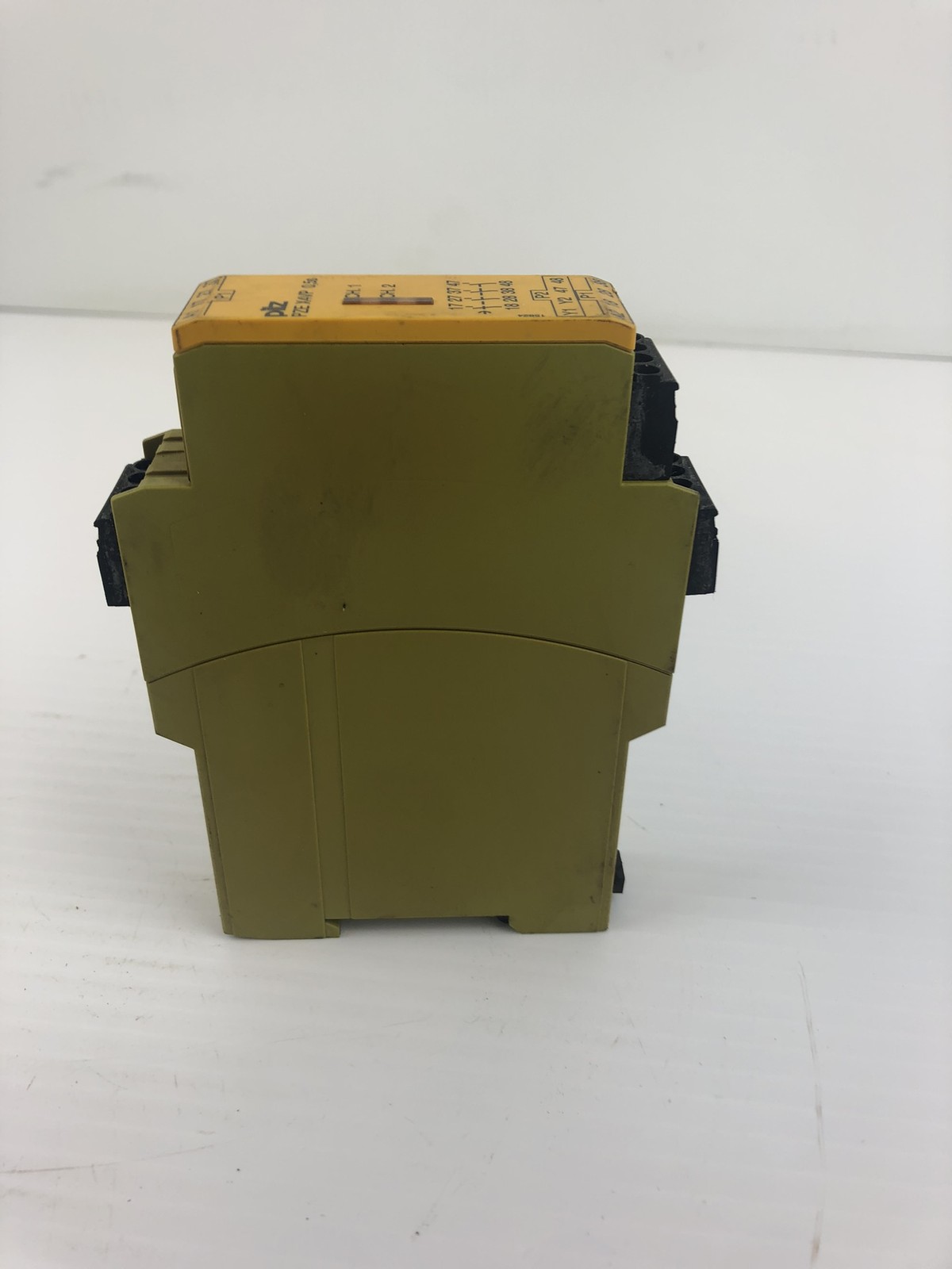 Pilz PZE X4VP Safety Relay 0,5s 24VDC 4n/o fix