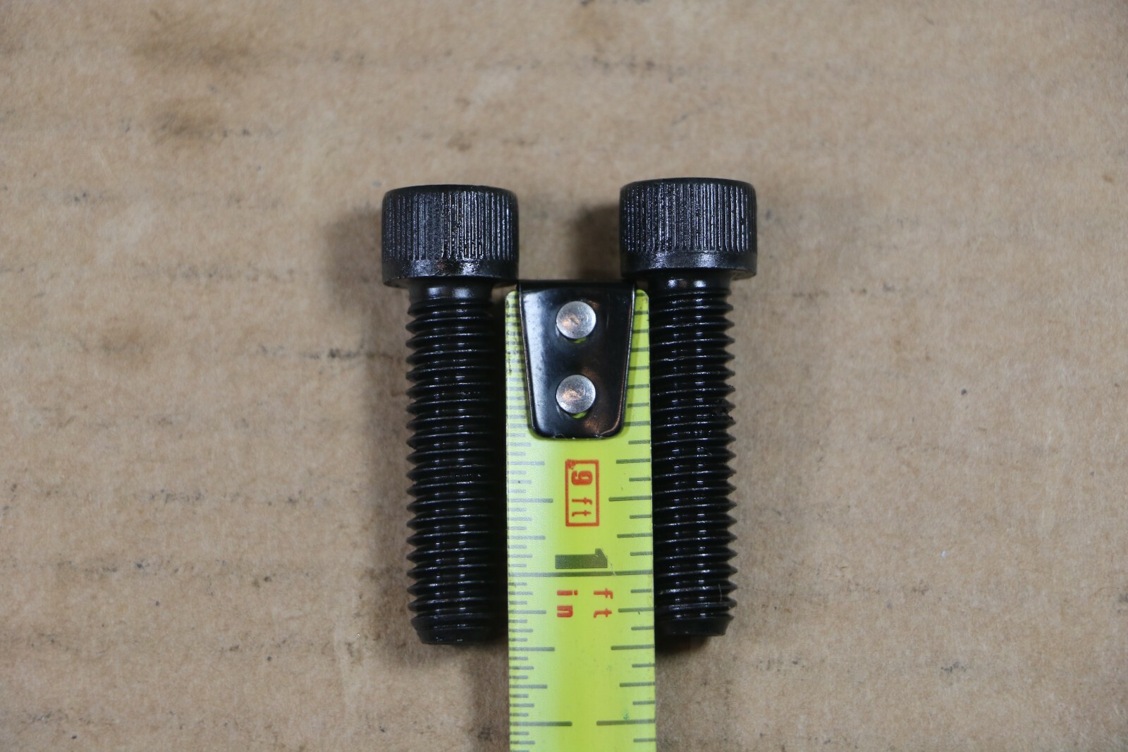 Unbrako 5/16″-18 X 1 1/4″ Socket Head Cap Screws #104088, 100 Pieces