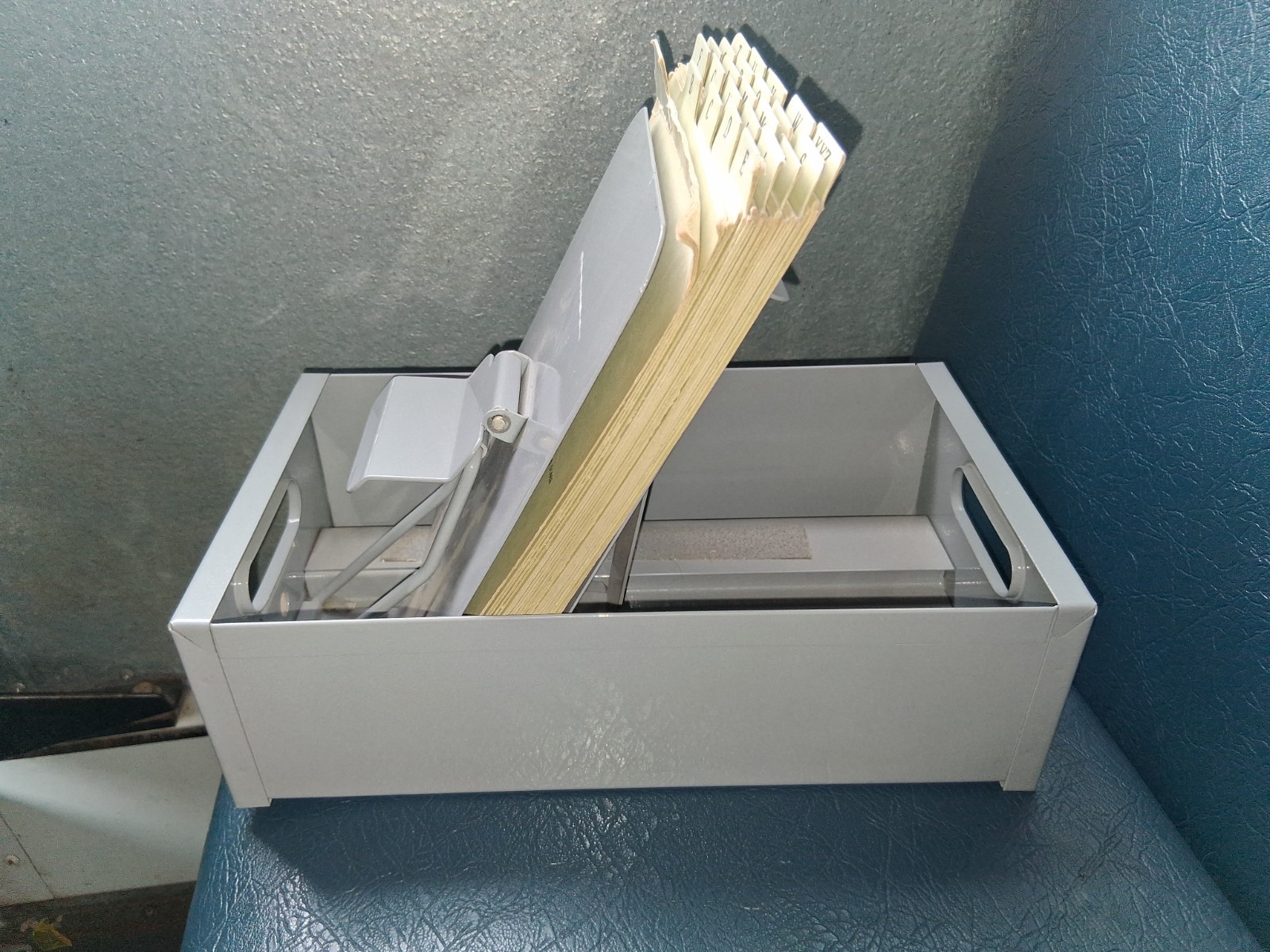 Vintage Nebs 944 Posting File For Forms Up To 6 1/2 x 9 1/4″ With 25 Cards