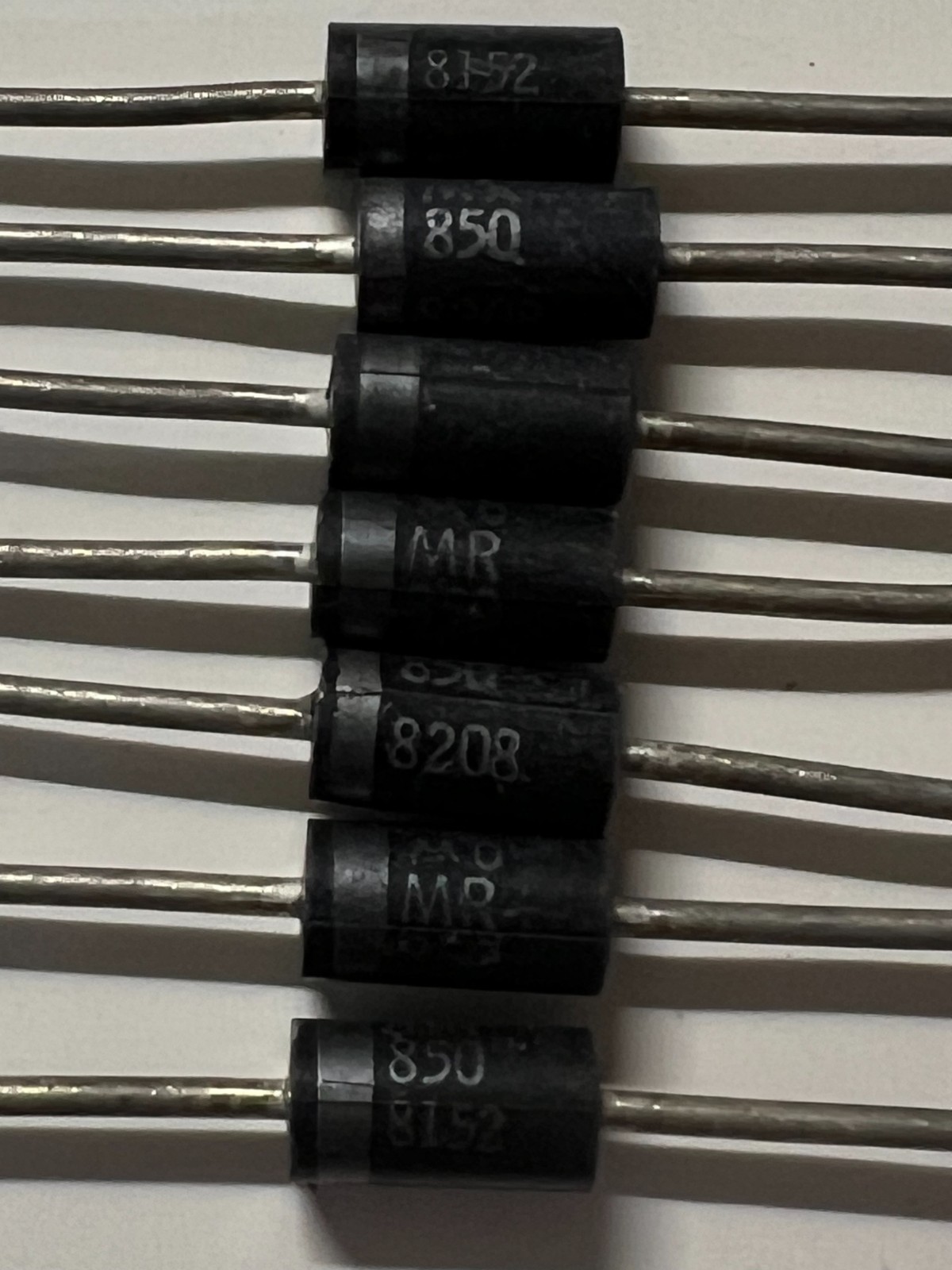 98pcs of MOTOROLA MR850 AXIAL LEAD FAST RECOVERY RECTIFIER 3A 50V, NOS.