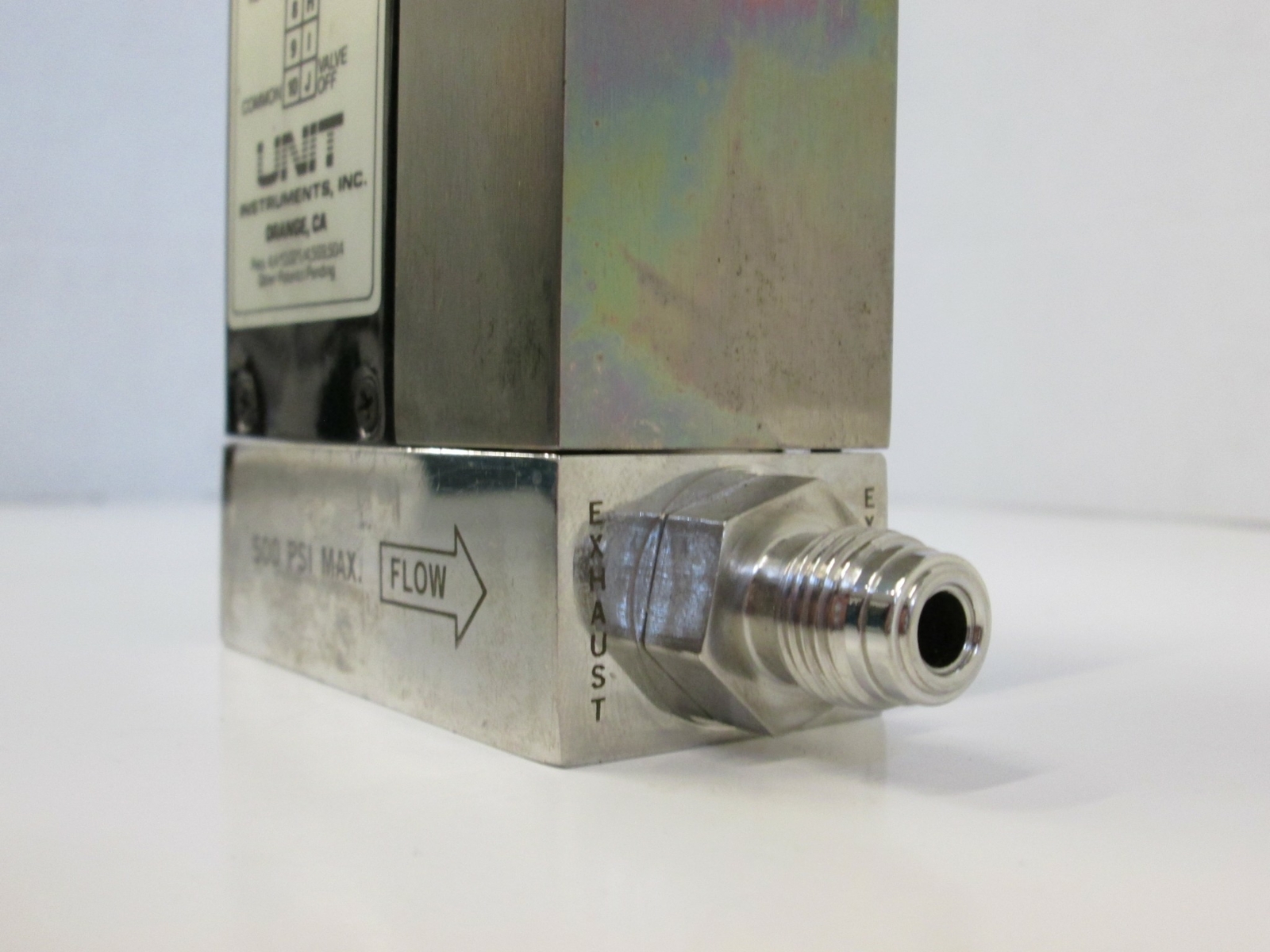 Unit UFC-1110A Mass Flow Controller MFC, H2, 20 SLM, 1/4″ Male
