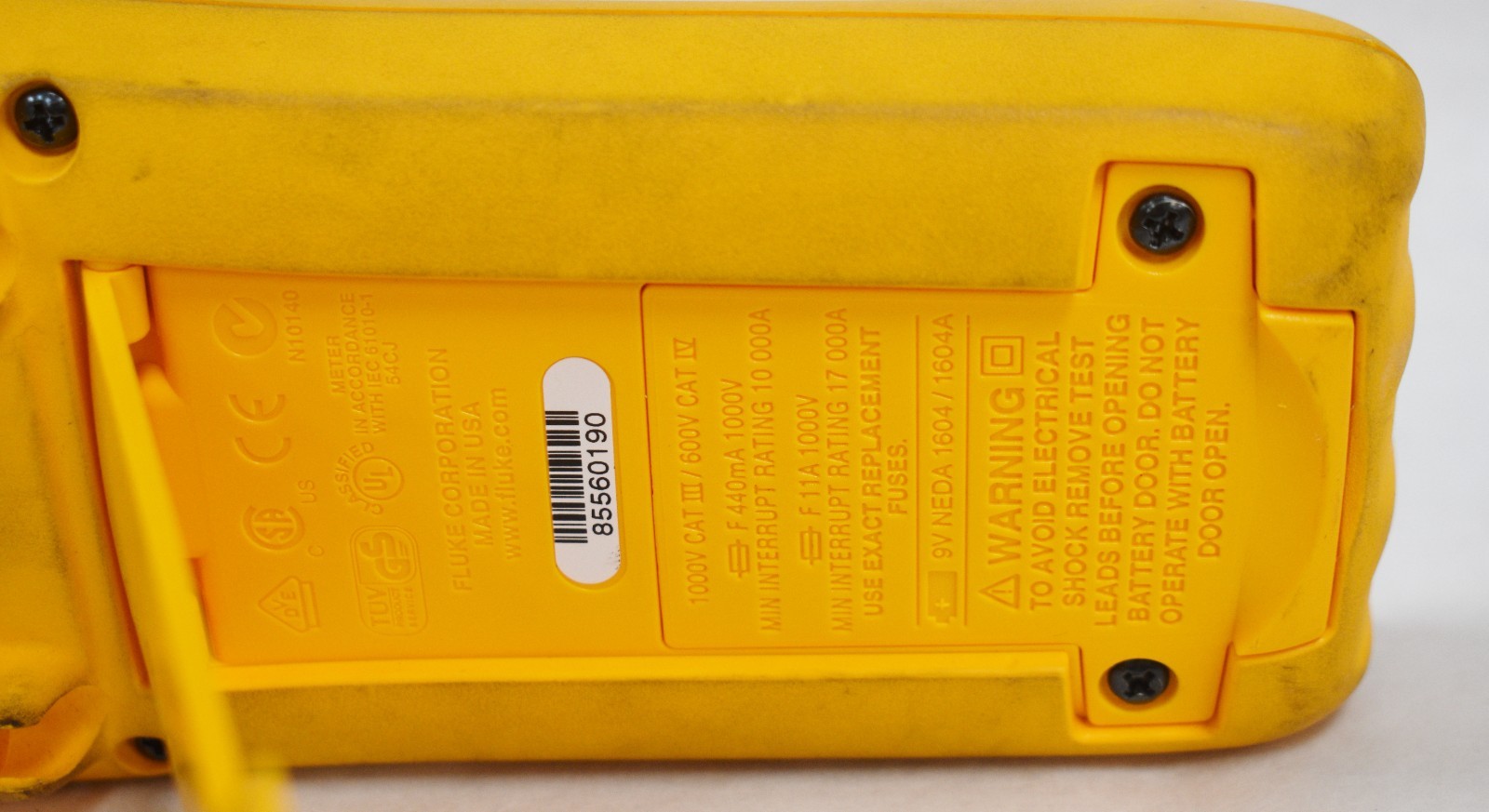 Fluke 179 True RMSDigital Multimeter Auto-Ranging Handheld W/ Cables & Case Used