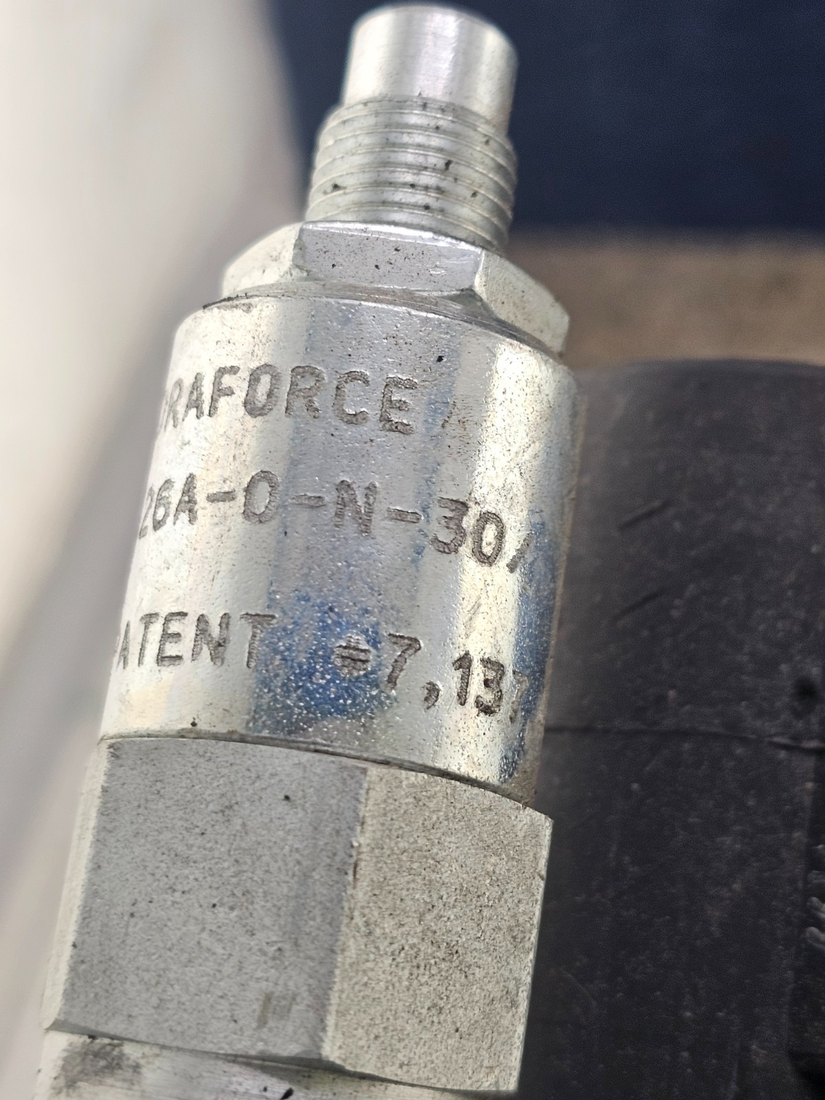 ZMC-5535-001 Hydraulic Control Manifold w/ RV10-26A-0-N-30 Pressure Relief Valve