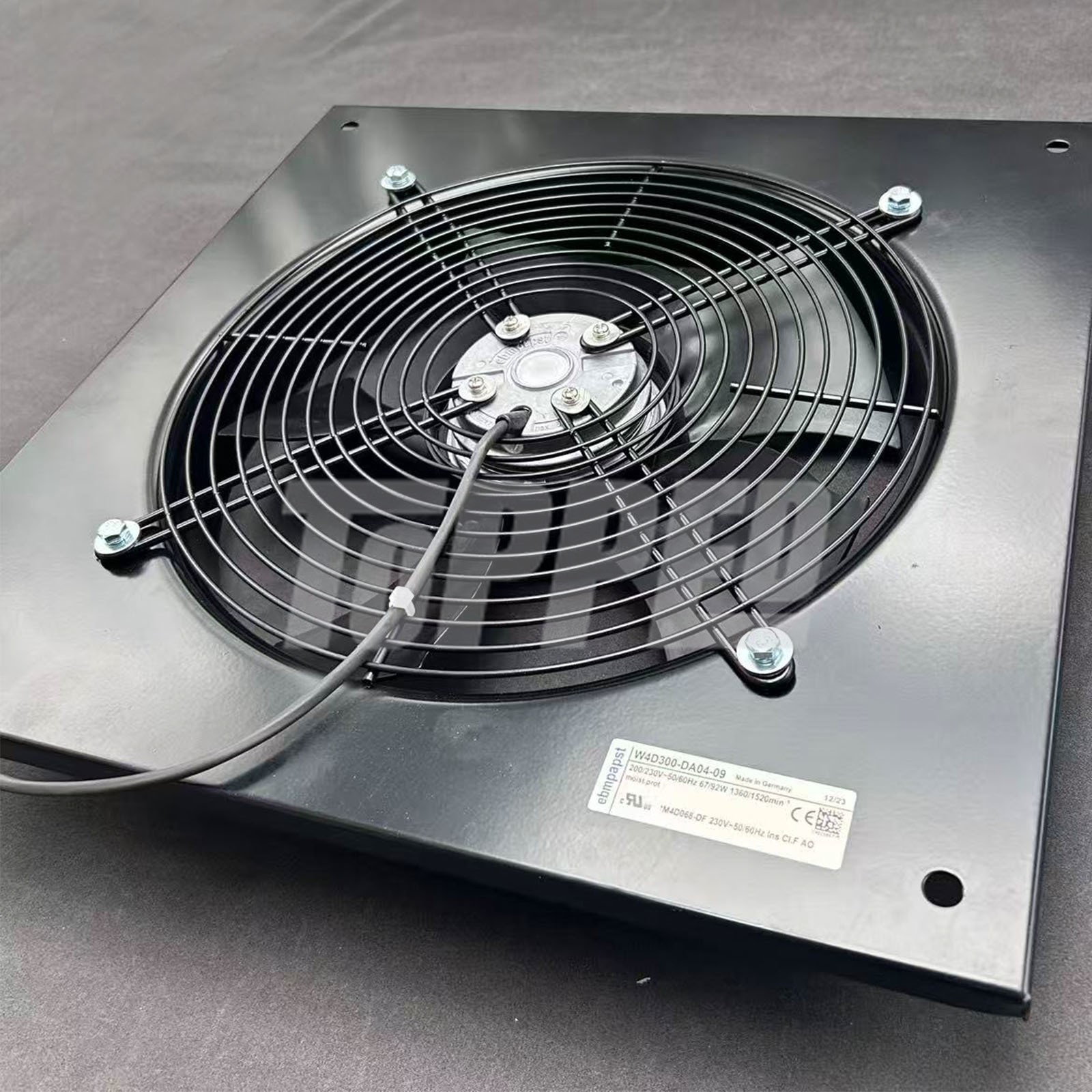 W4D300-DA04-09 Axial Cooling Fan for W4D300-DT04-09 230/400VAC 65/90W Inverter