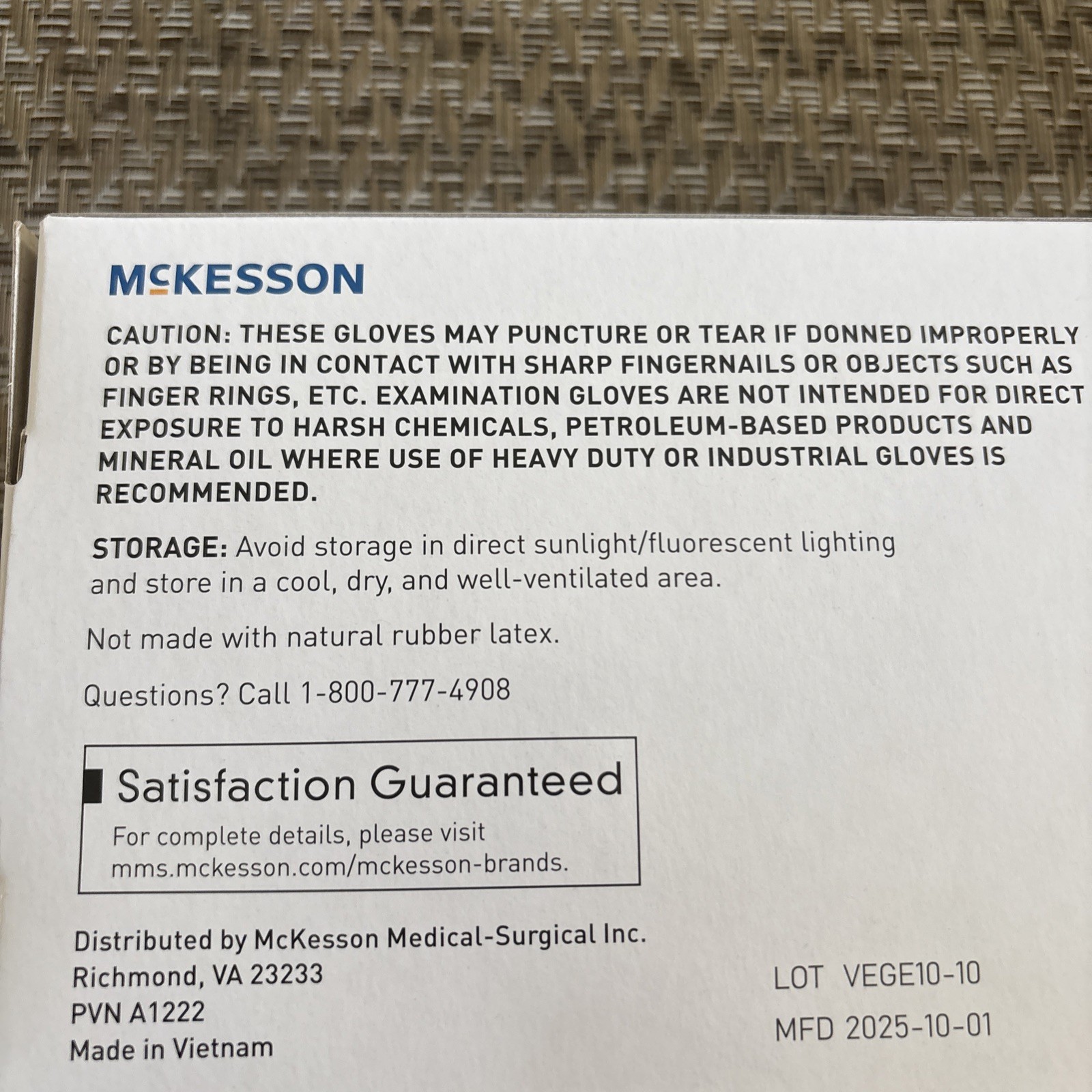 McKesson Vinyl Exam Powder Free Gloves Large (Pack of 100)