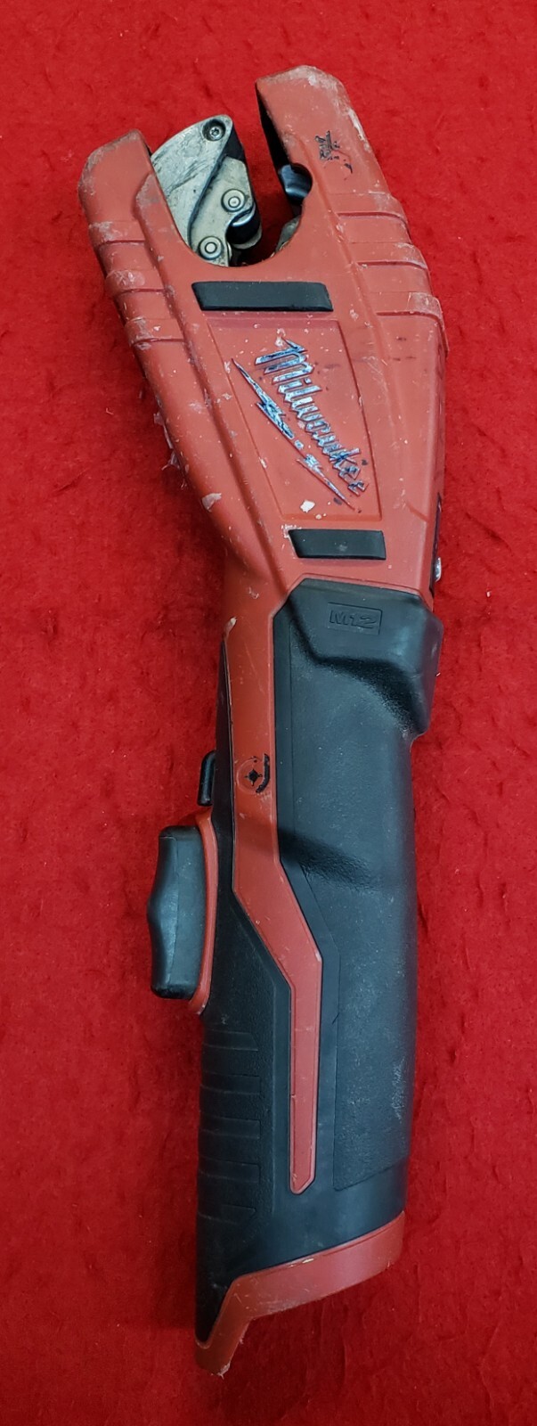 Milwaukee M12 Cordless Copper Pipe Cutter 2471-20 – Bare Tool Only – Heavy Wear