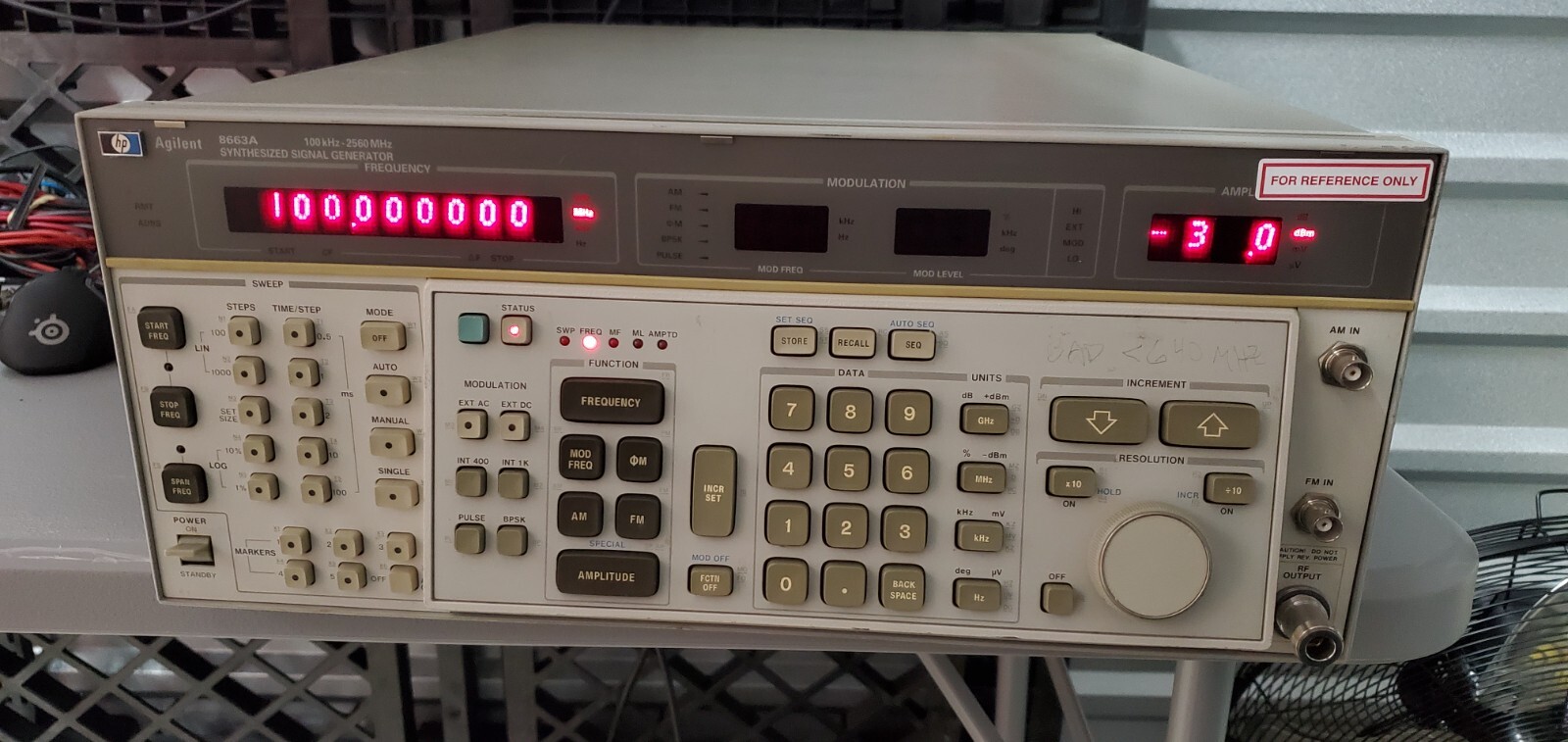 Hewlett Packard 8663A Synthesized Signal Generator