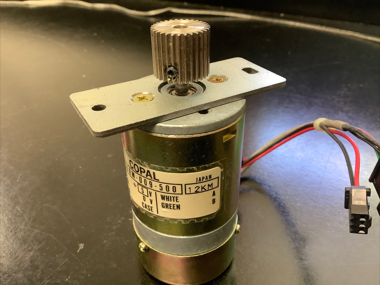 Copal DC Servo Motors with Encoder Feedback LC38RM-009-500 12KM