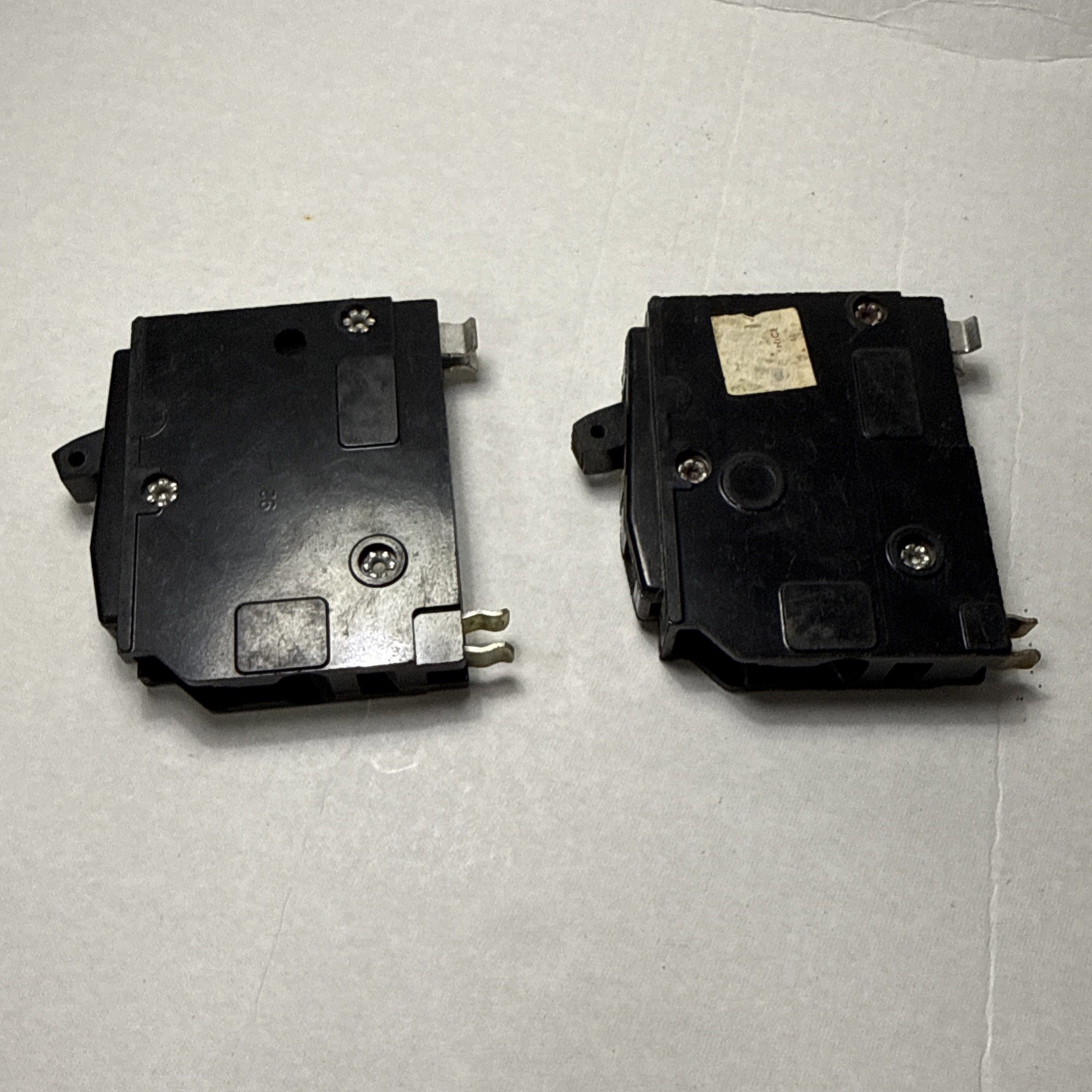 (LOT OF 2) Square D QO130 30A 1P Breaker 30 Amp 1 Pole 120/240VAC Black Face