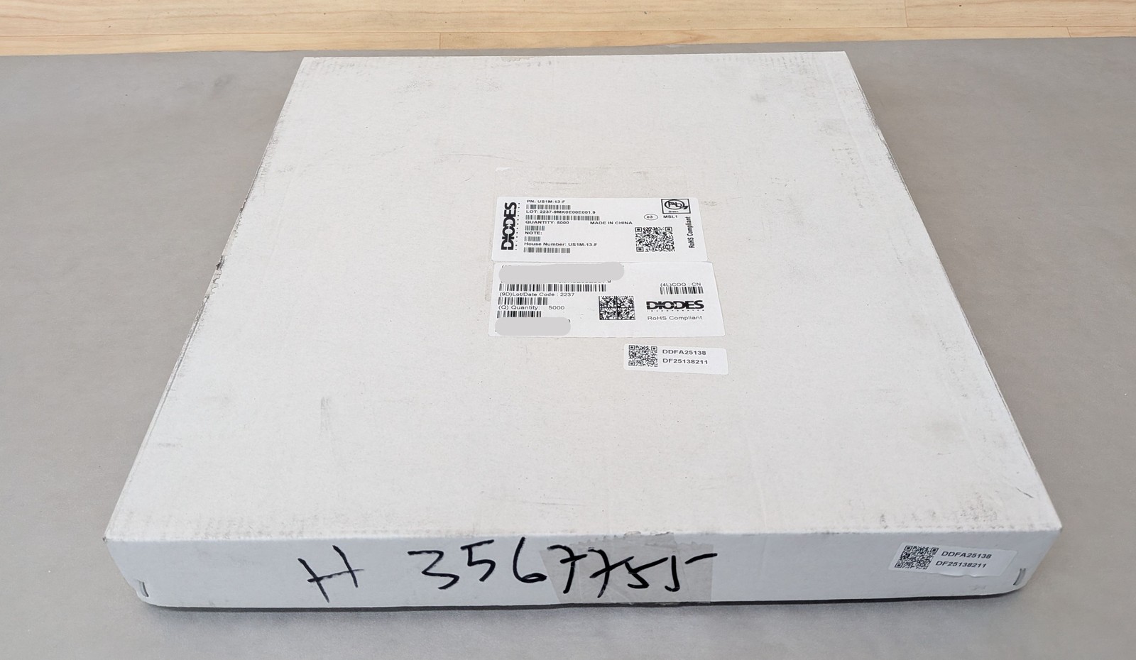 (Reel of 5000) Diodes US1M-13-F 1000V 1A Fast Recovery Rectifiers