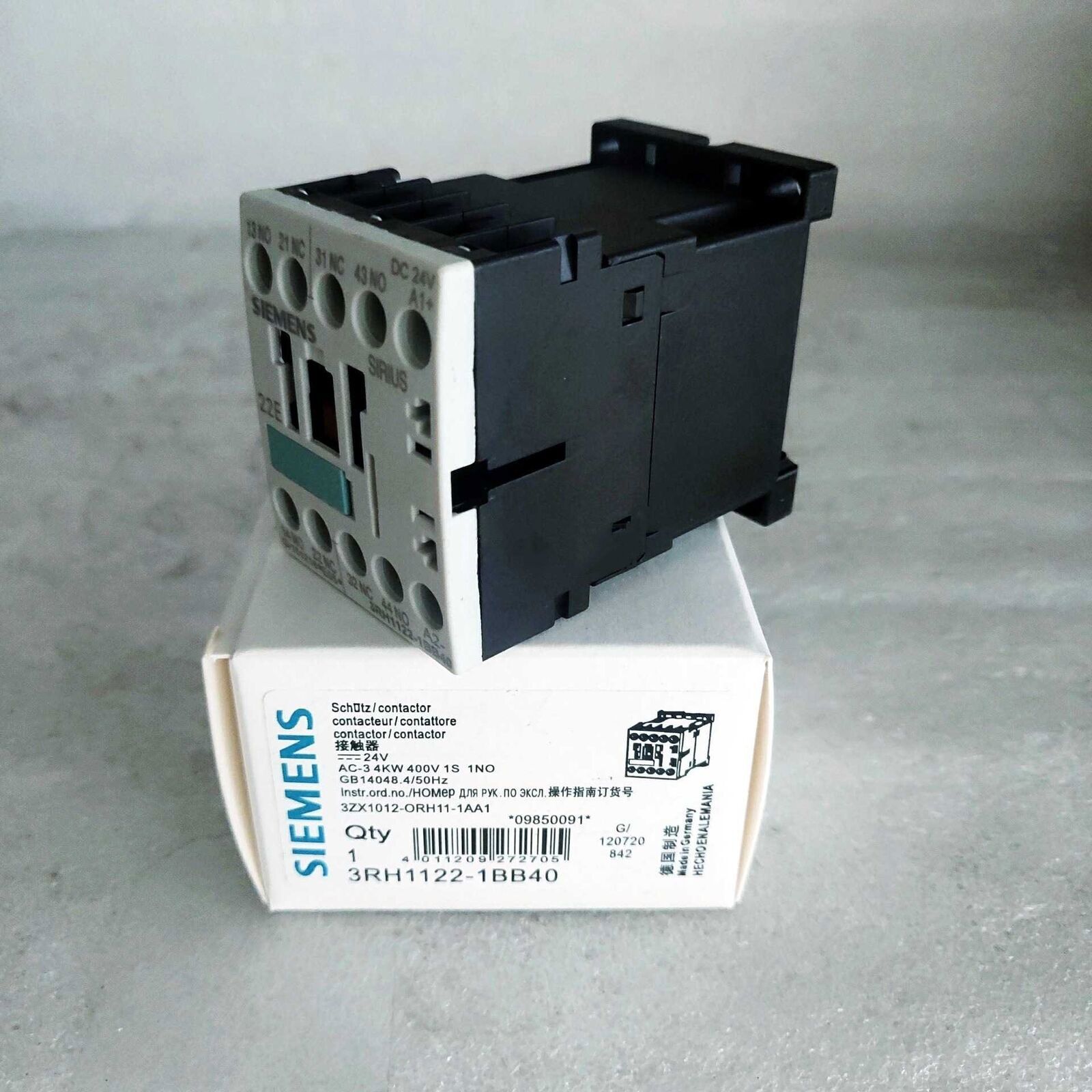 Siemens 3RH1122-1BB40 NEW IN BOX contactor 3RH1122-1BB40 DC24V 1 PCS Fast ship