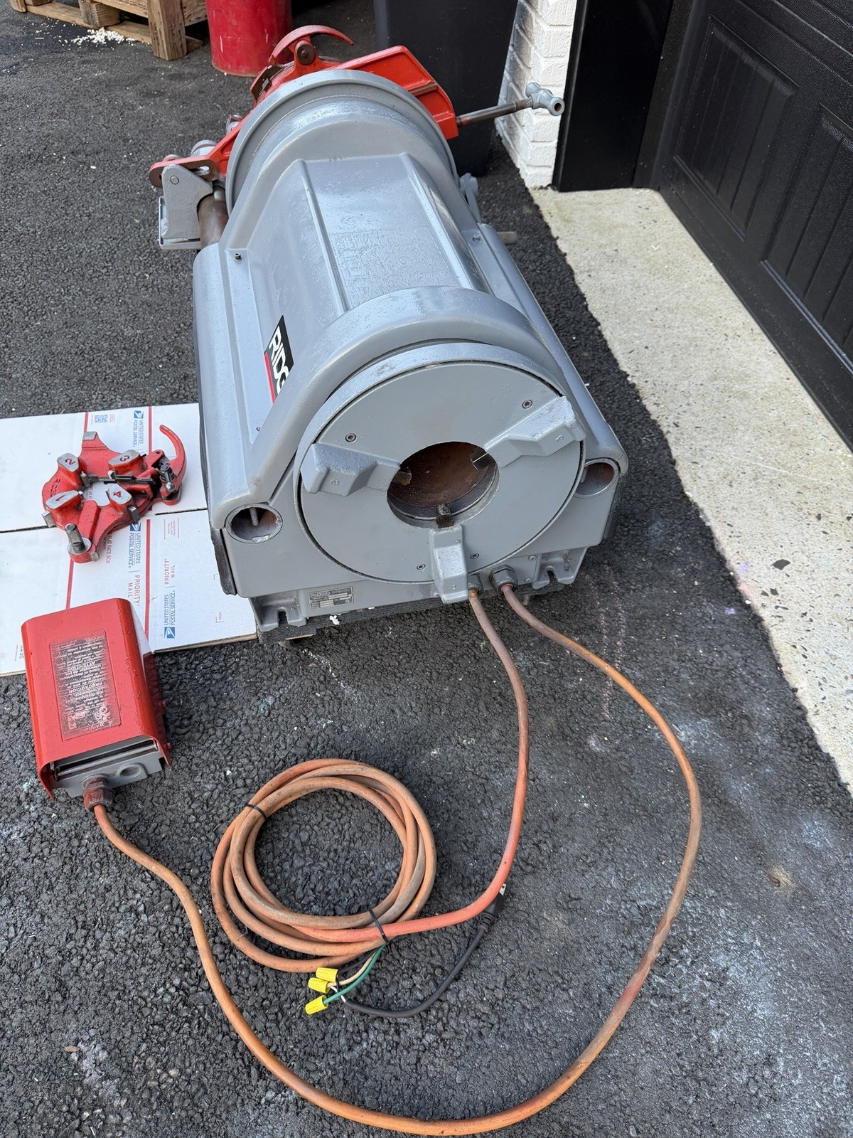 Ridgid 1224 Pipe Threading Machine 1-2 To 4” Pipe Self Oiling Self Opening Great