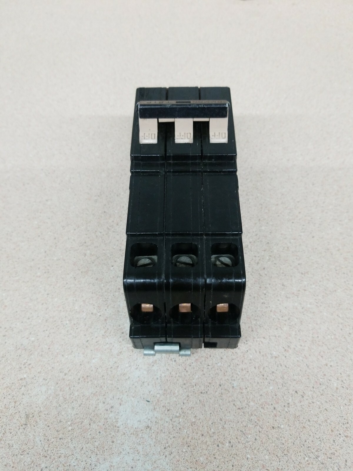 CUTLER-HAMMER 100 AMP 3 Pole CH23100 Common Trip 240VAC