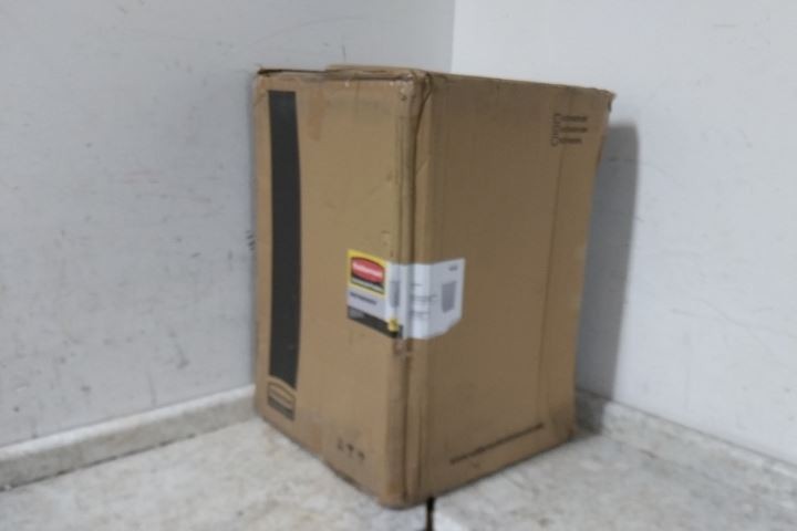 Rubbermaid Commercial Products FGST40EPLWH 25 Gal Container Cap White Step Can