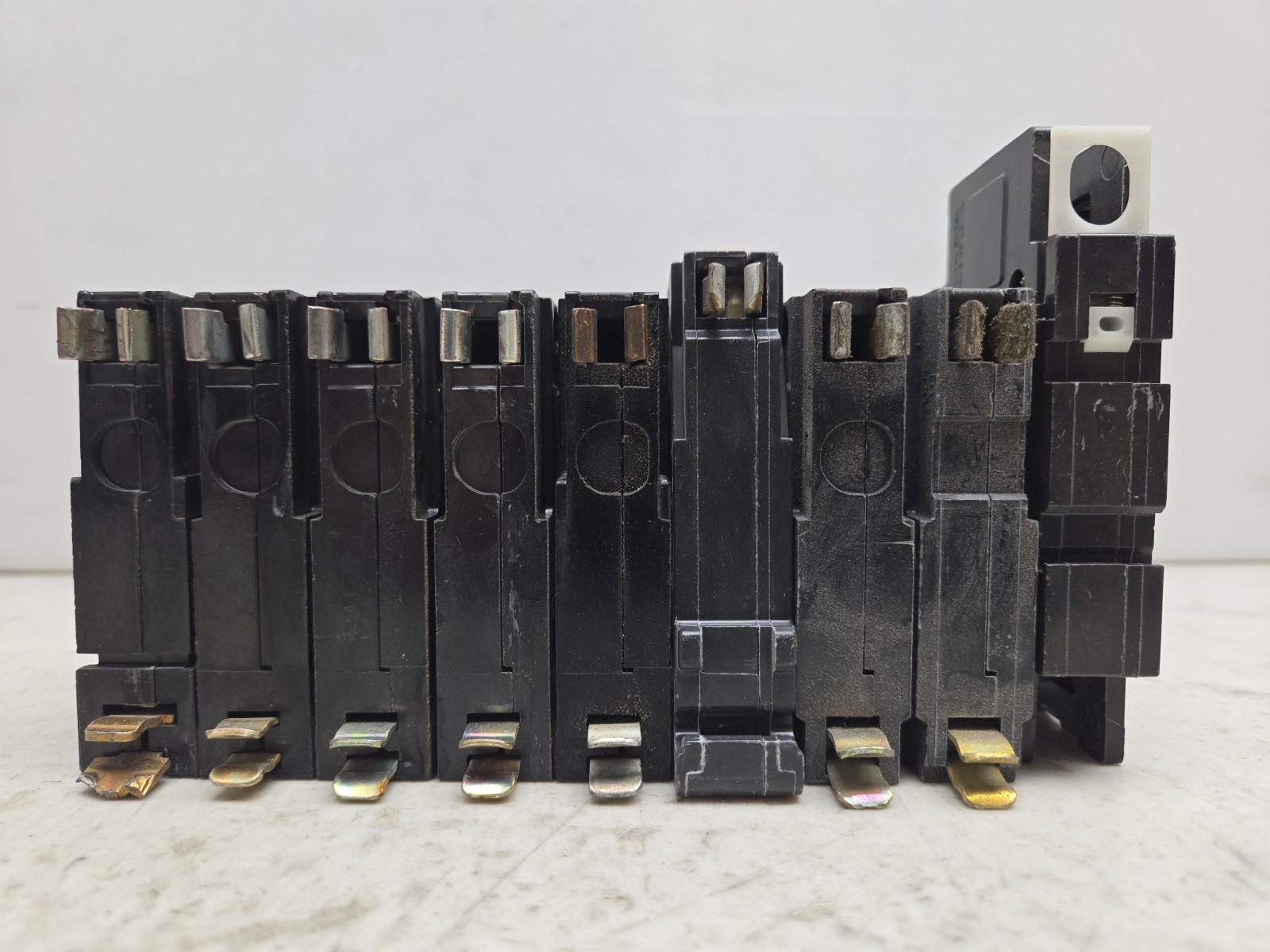 Mixed Lot of 31 Single Pole Circuit Breakers 20A Eaton Cutler Hammer Square D