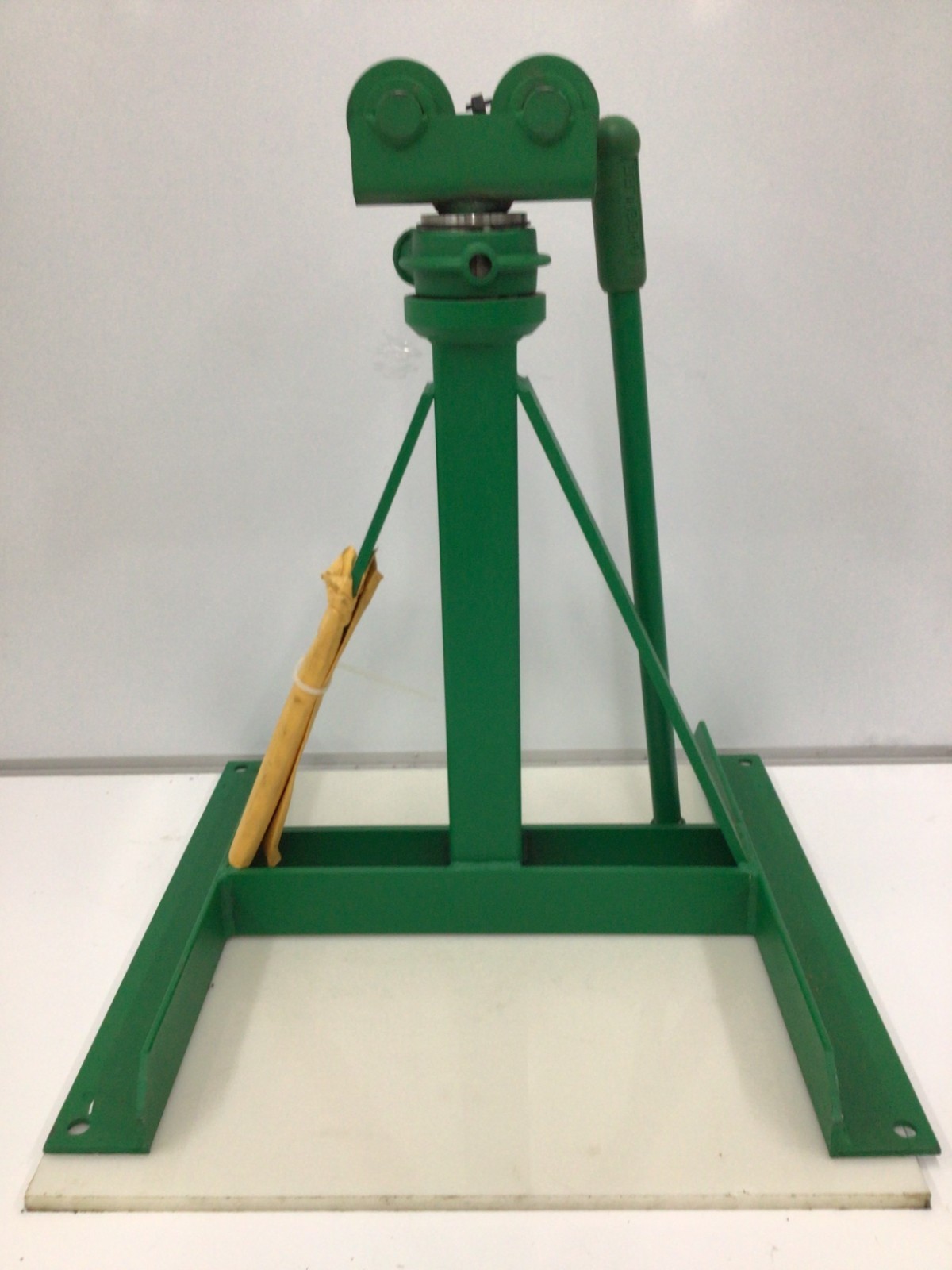 Greenlee 656 3,750 Lb Load Capacity per Level Ratcheting Reel Stand