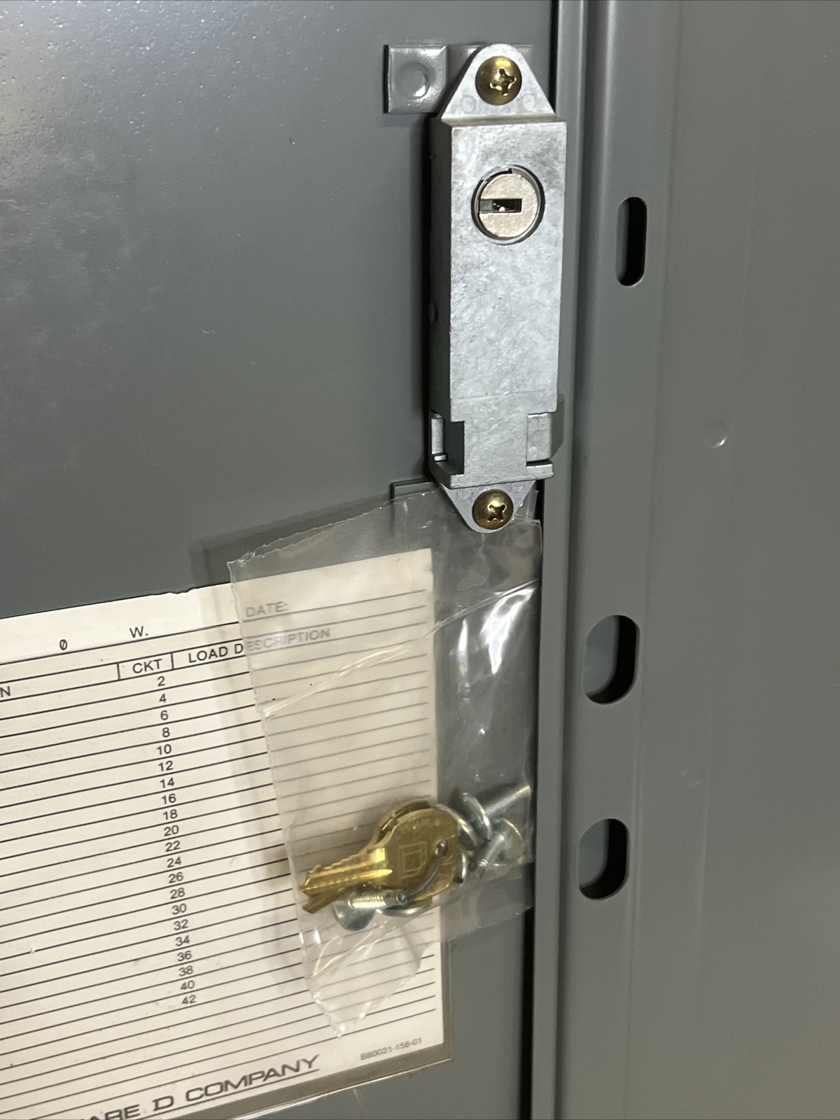 Square D MHC35S Type1 Enclosure Breaker Box NQOD Panelboard Cover Door 35″ x 20″