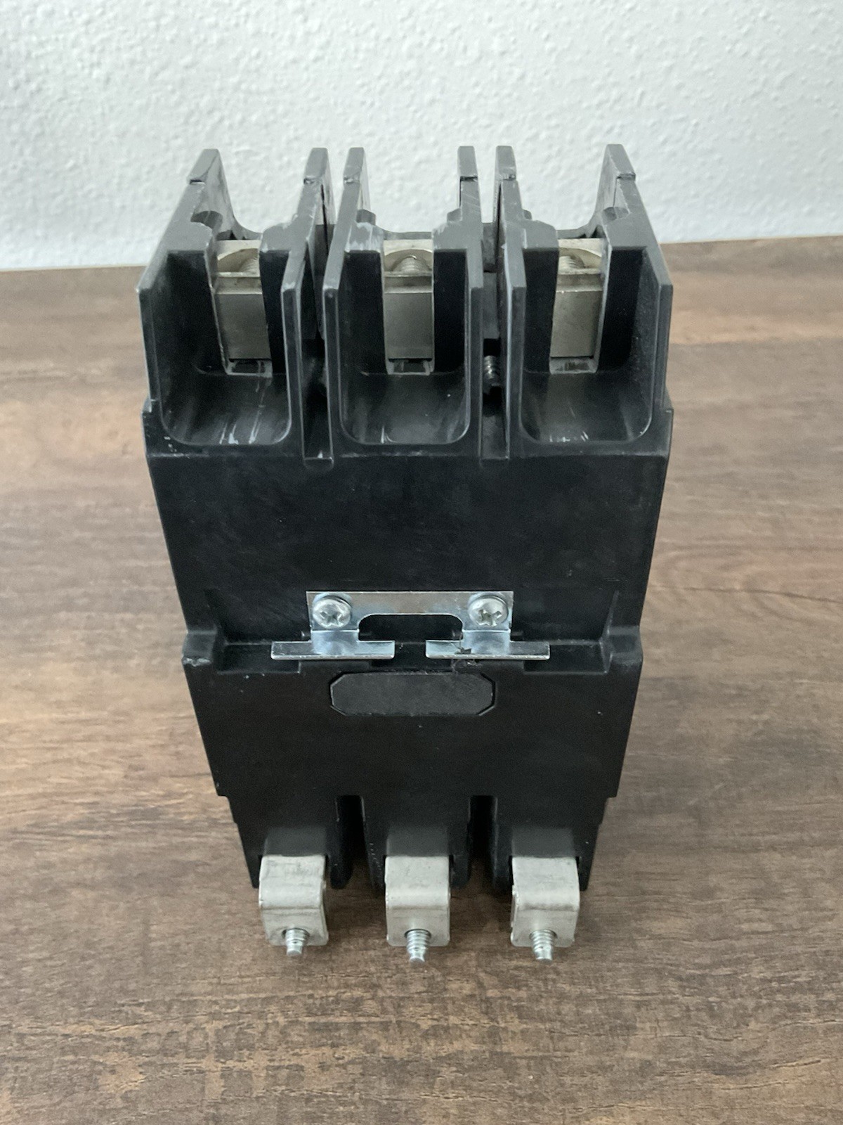 ABB TEY330 GE 30 AMP BOLT ON CIRCUIT BREAKER 480/277 VAC 3 POLE, New No Box