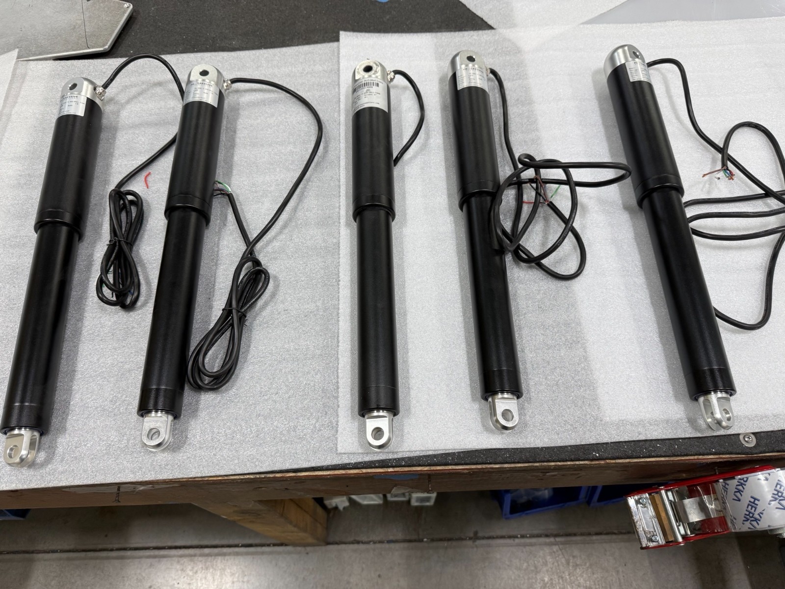 Progressive Automations waterproof linear actuator 400 lb.