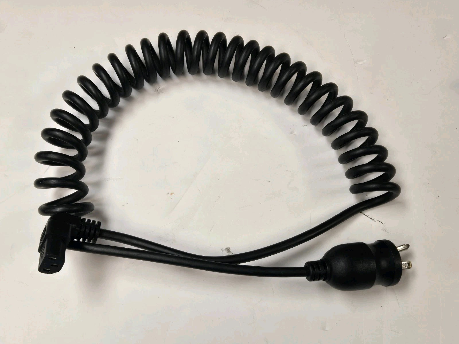 COILED HOSPITAL GRADE EXTENSION CORD 8 FT. 5-15P TO ANGLED C13
