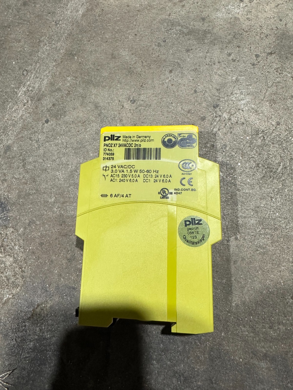 Pilz PNOZ X7 24VACDC 2n/o Safety Relay 774059