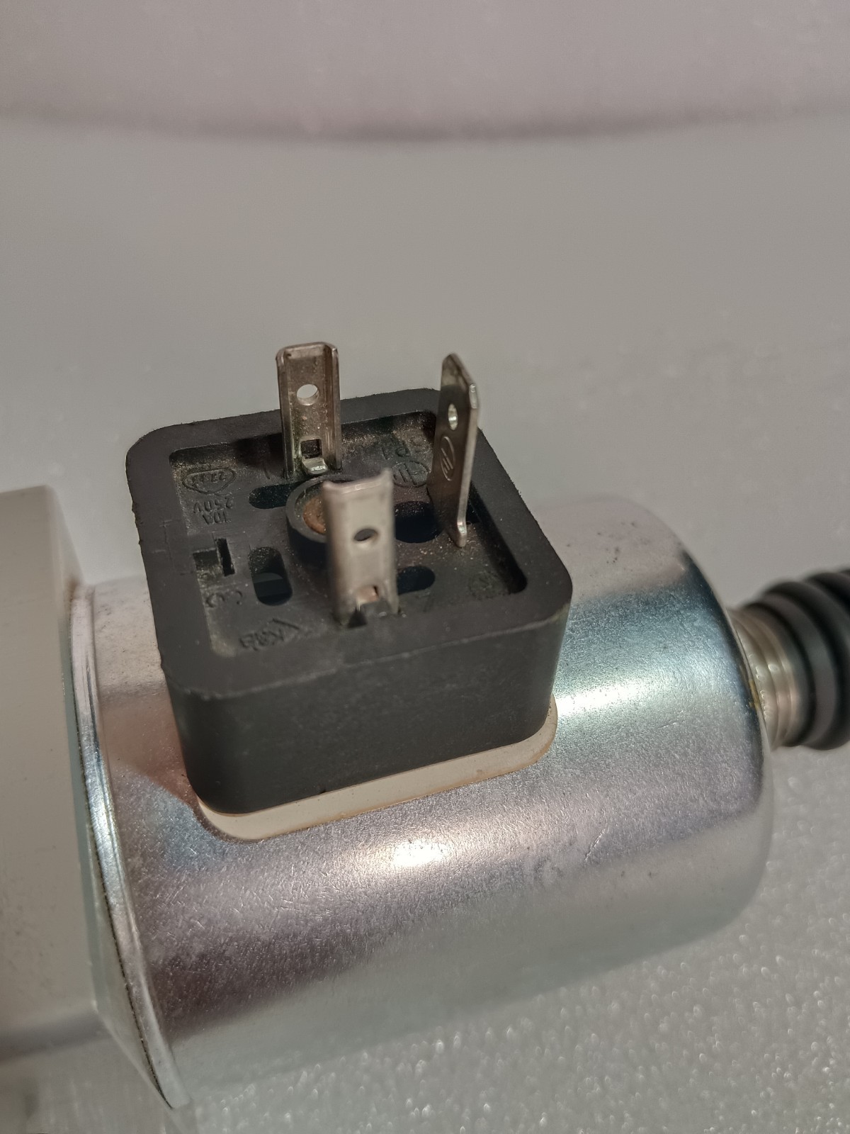 Wartsila Art.No 118.156.110N Type 2E27 Solenoid Valve 110VDC New As Images