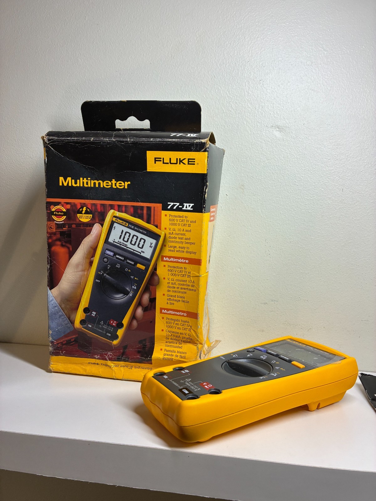 BRAND NEW Fluke 77-IV ACIDC Digital Multimeter 1000V, Auto/Manual ranging.