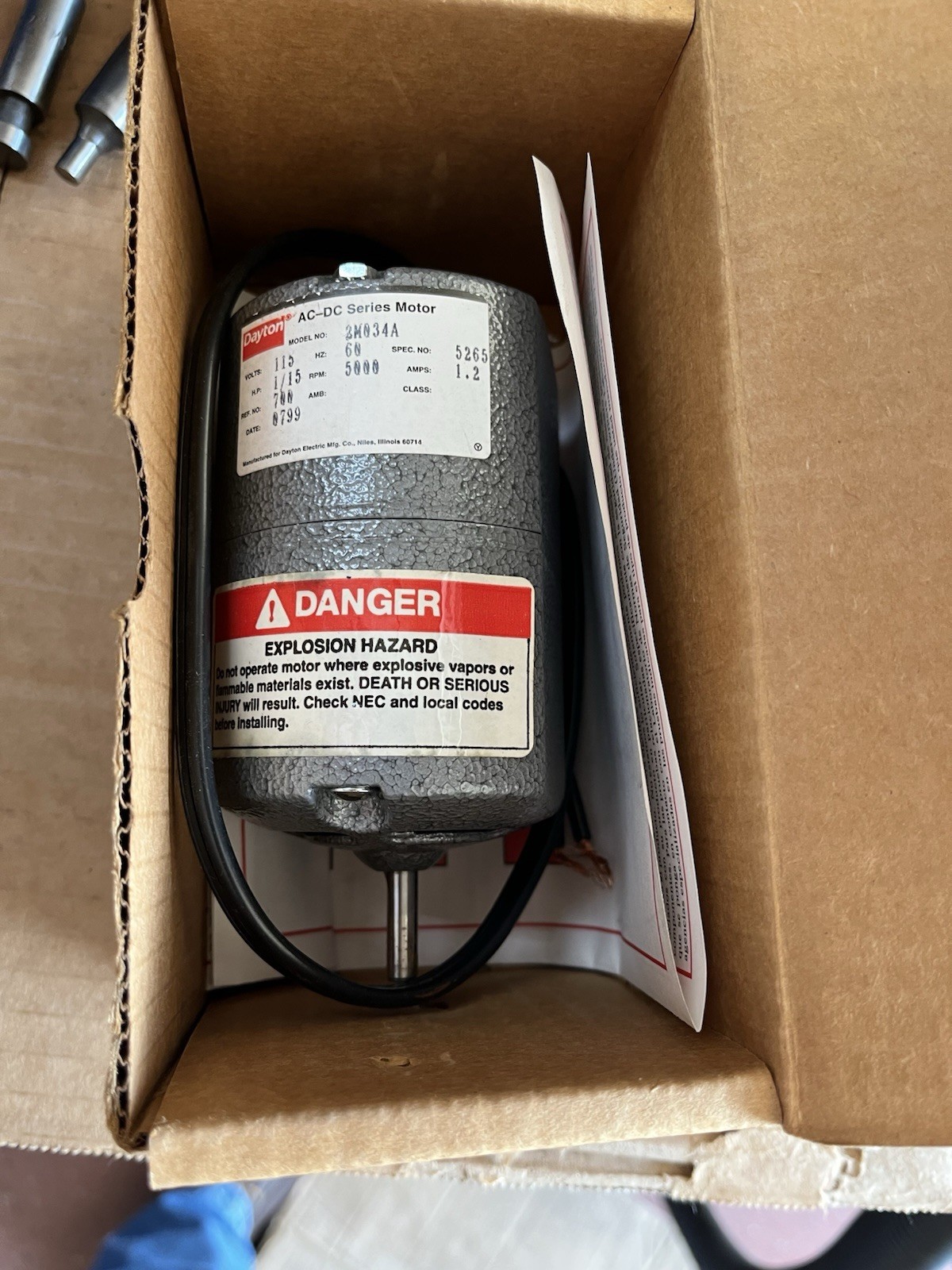 Dayton 3MO34A 1/15 HP Universal AC/ Motor NIB Free Shipping USA