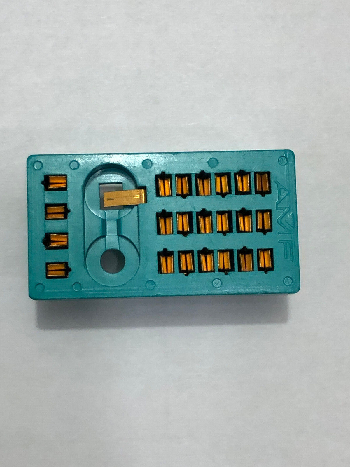 Relay Socket 27E348 for R10 type plug-in relays up to 6 Form C Contacts