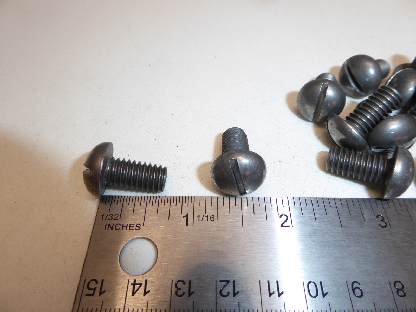 5/16-18 x 5/8″ Round Head Slotted Machine Screw Steel VINTAGE USA NEW Qty 15