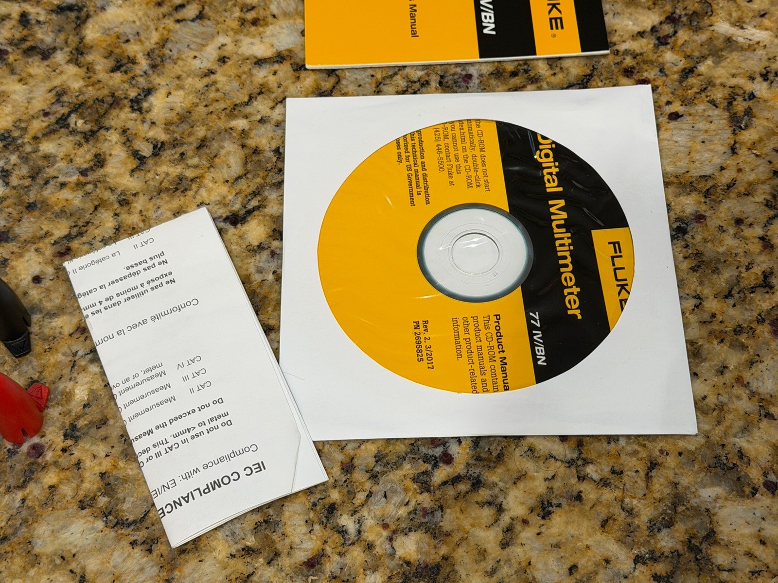 Brand New Fluke 77 – IV 4 AC/DC Digital Multimeter w/ Leads Cd & Case