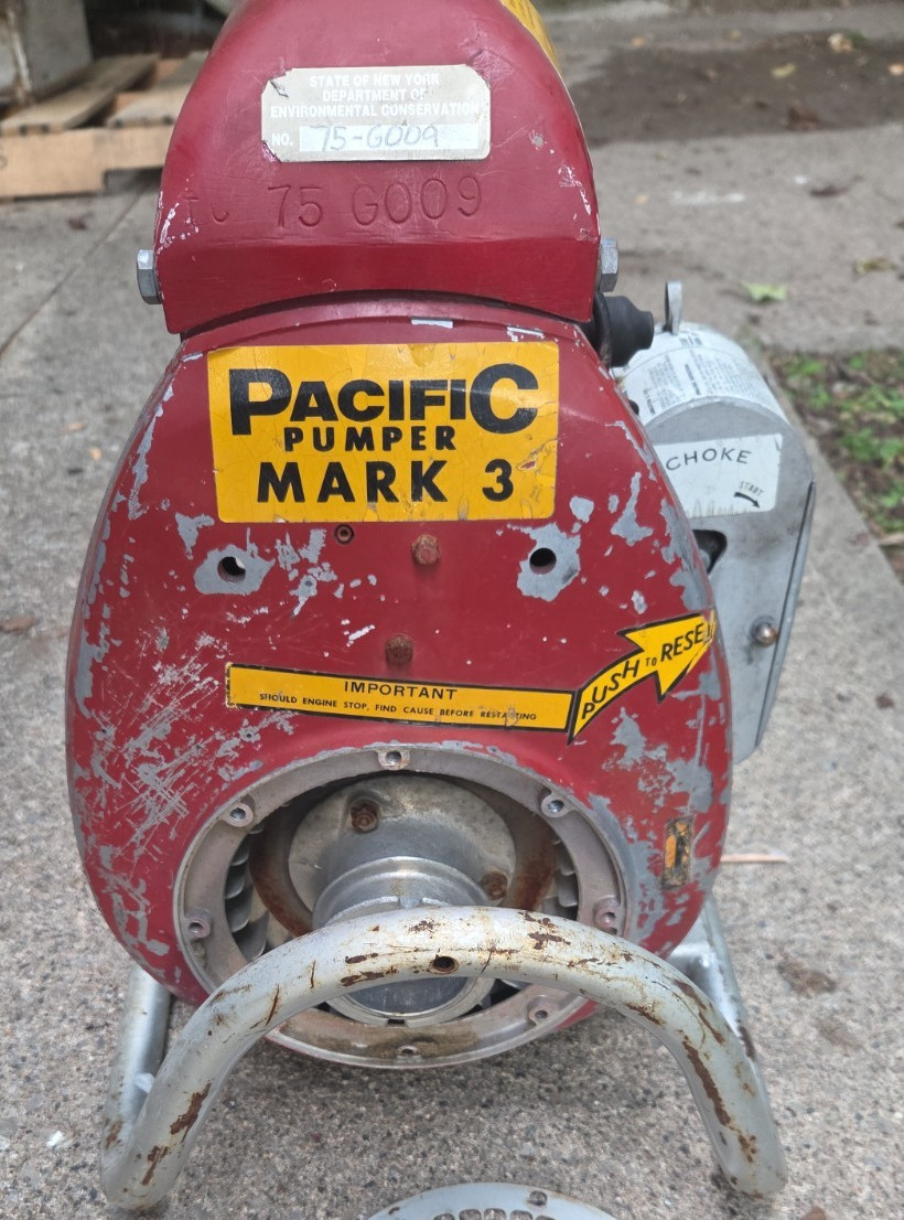 Pacific pumper mark 3 Wajax Rotax 185 For parts repair motor stuck