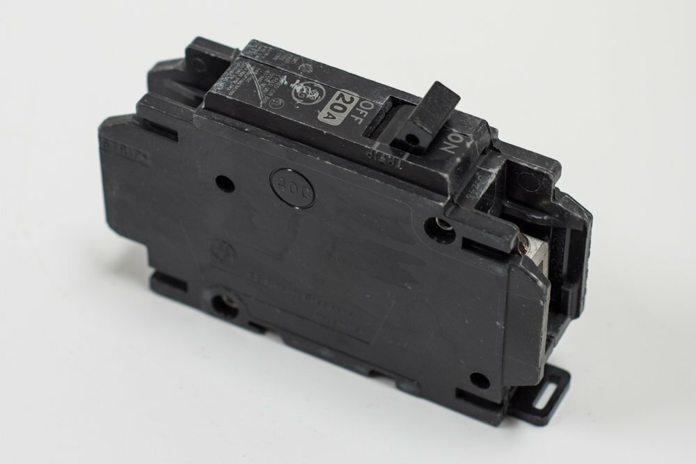 GE Distribution THQC1115WL Molded Case Circuit Breaker 15 Amp 120/240 Volt AC 1-