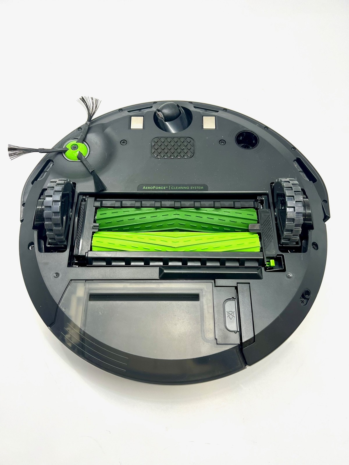 iRobot i115220 Robot Vacuum – Wi-Fi Connected Mapping, Works with Alexa Ideal