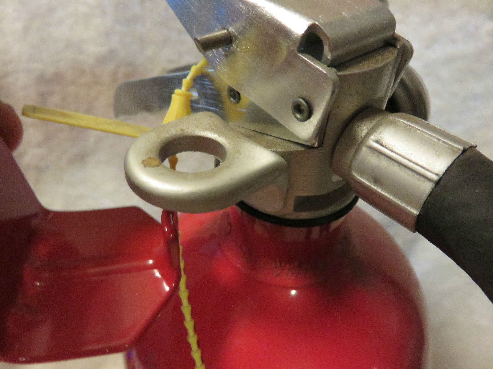 🔥🧯LOT OF 4-UNIVERSAL WALL MOUNT 5 & 10 lb. SIZE FIRE EXTINGUISHER BRACKET NEW