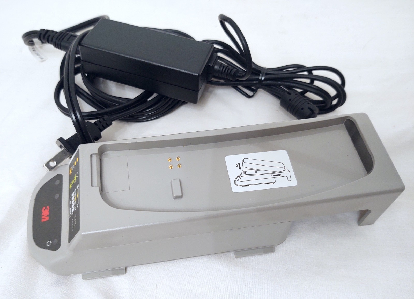 3M Versaflo TR-340 Lithium Ion Battery Charger w/ Power Supply